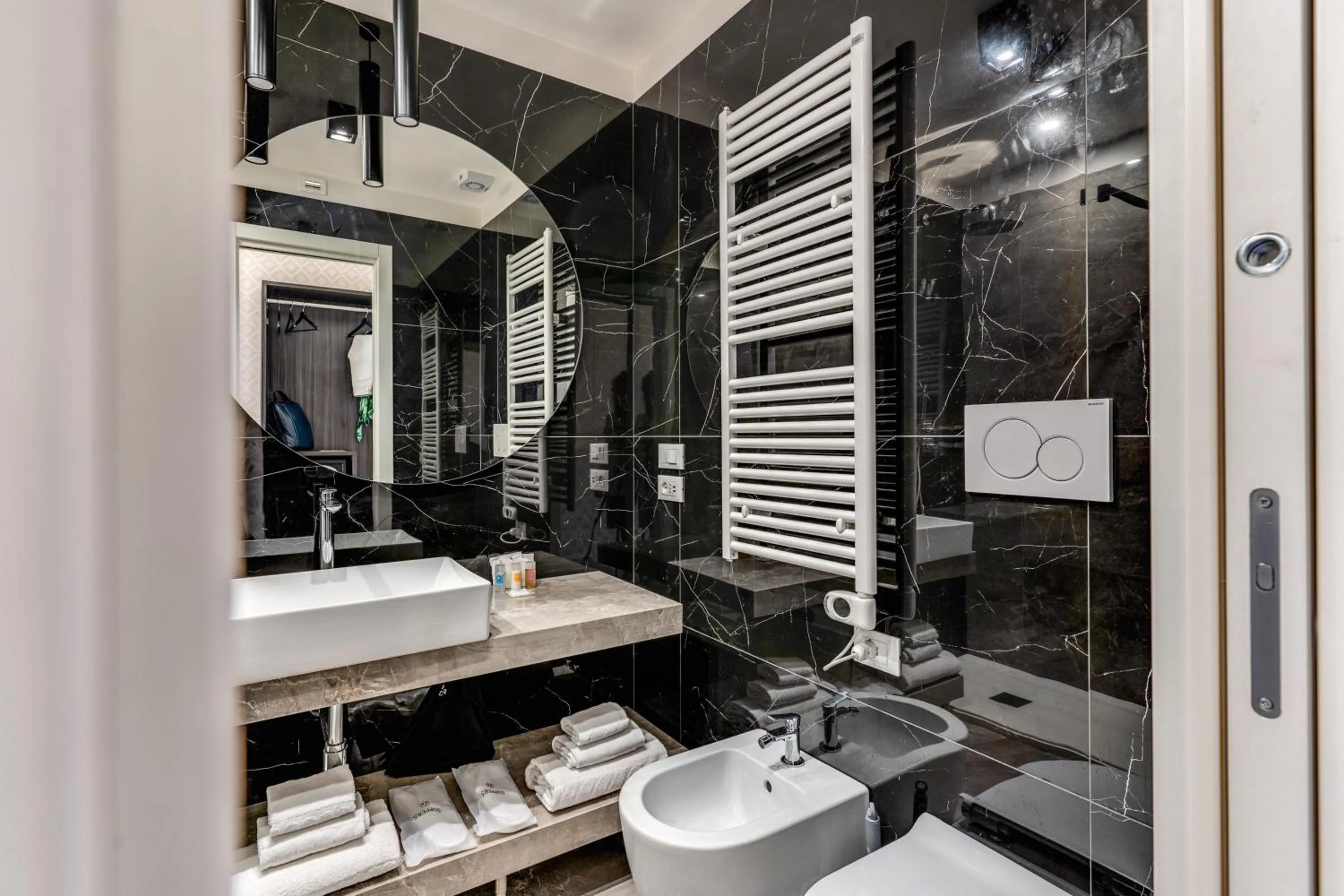 Bathroom in Arenula Suites