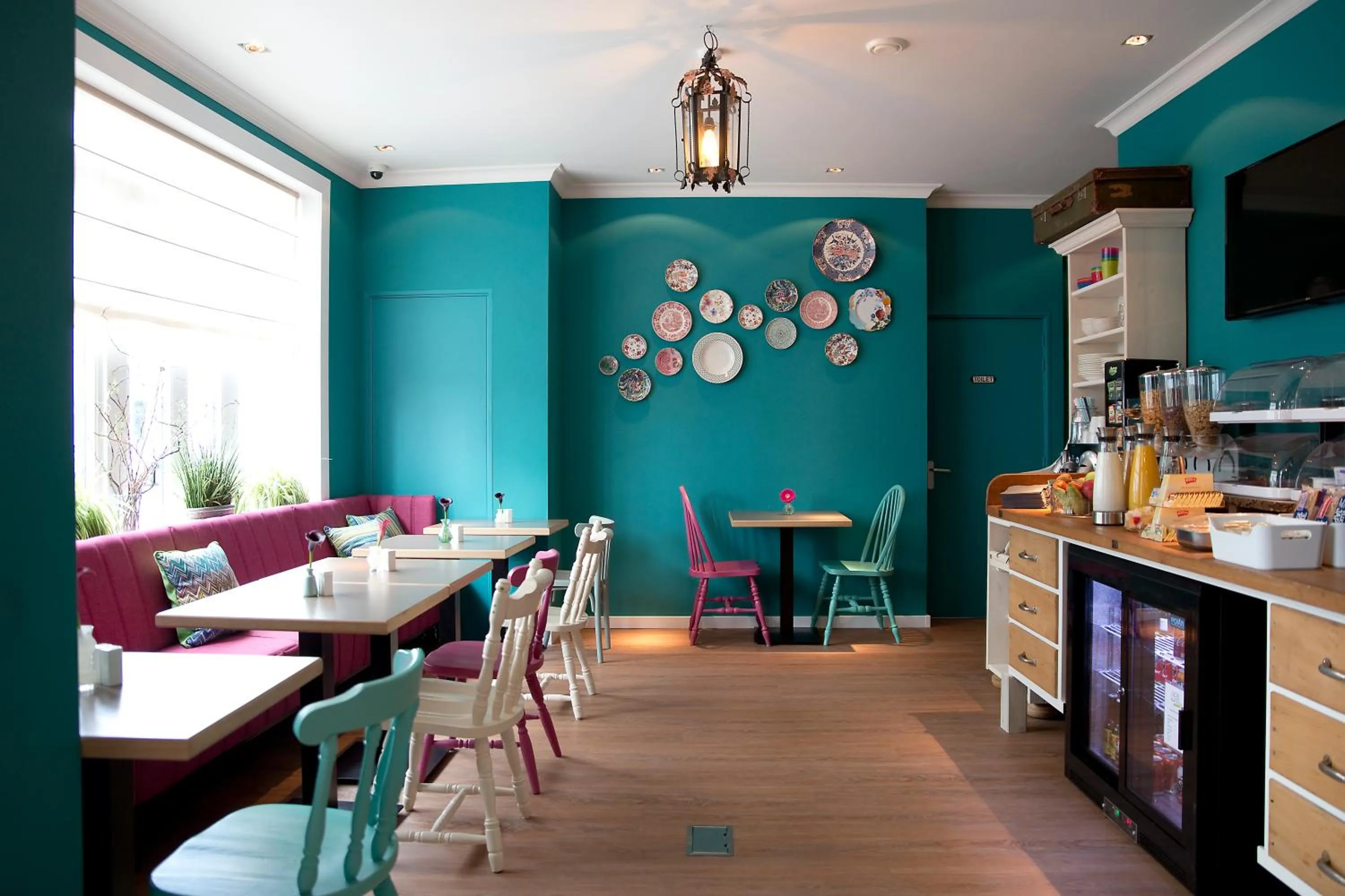 Communal lounge/ TV room in Hotel Old Dutch Bergen op Zoom