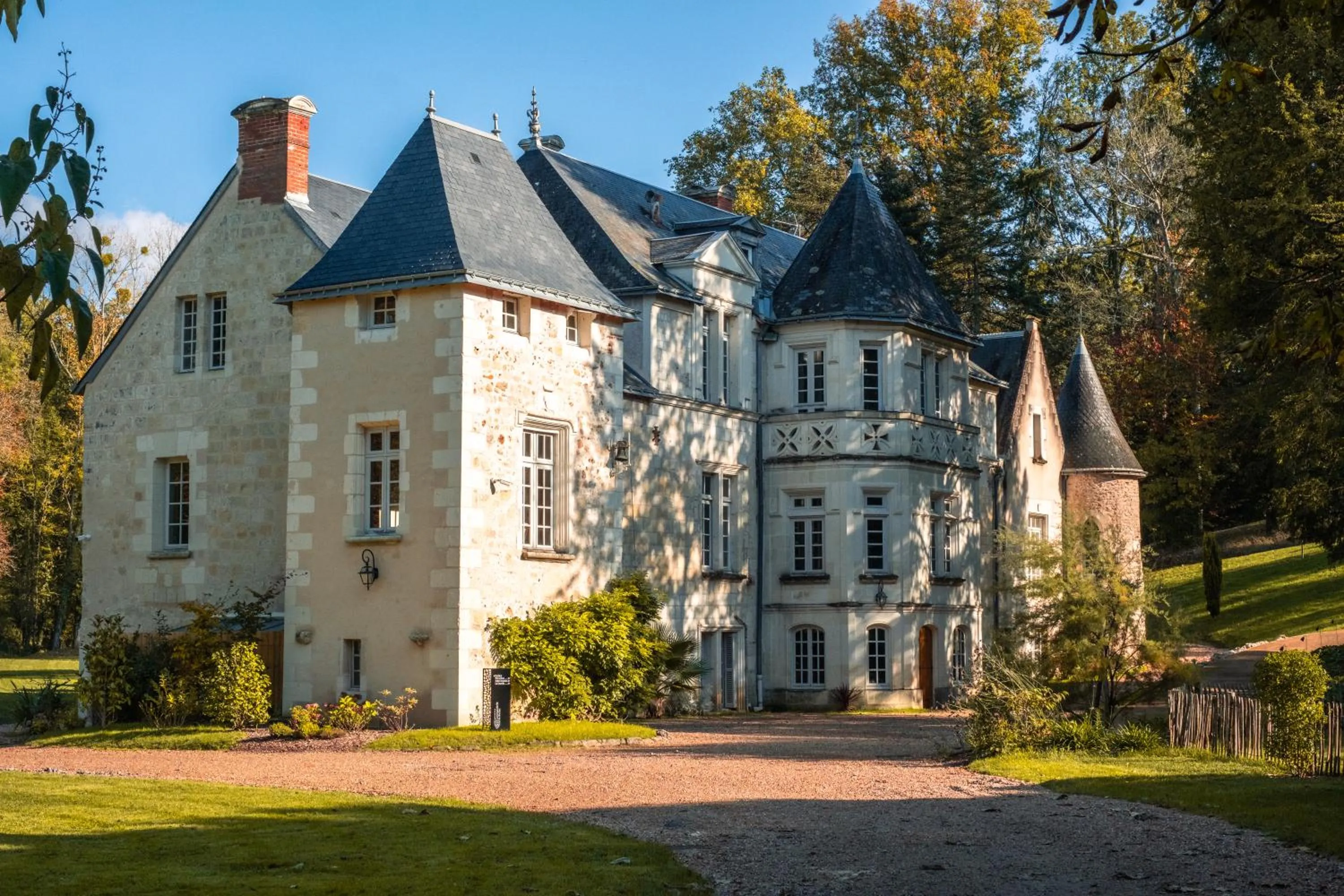 Property building in Domaine de la Commanderie de Ballan