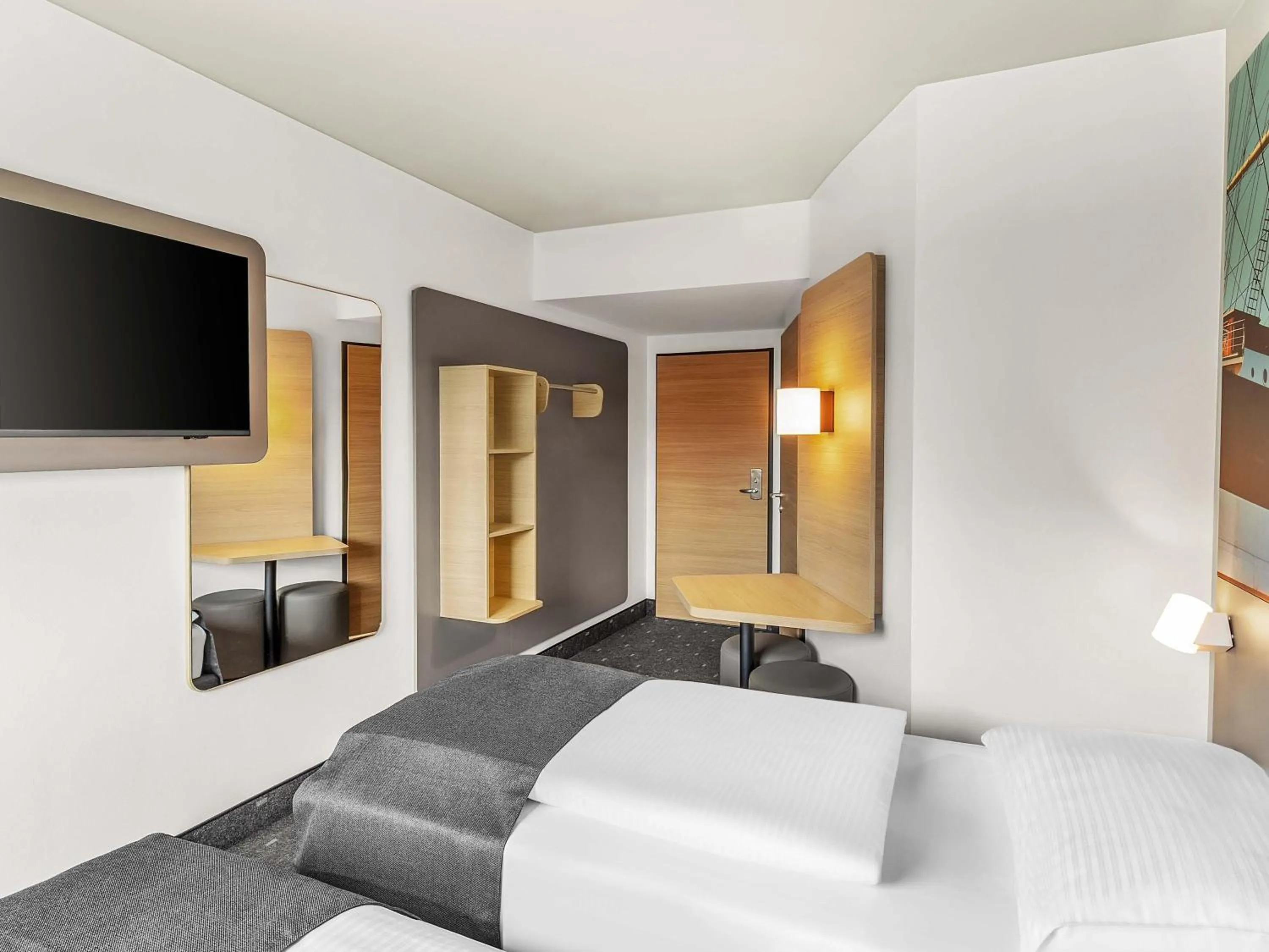 Photo of the whole room, Bed in B&B Hotel Hamburg-Harburg