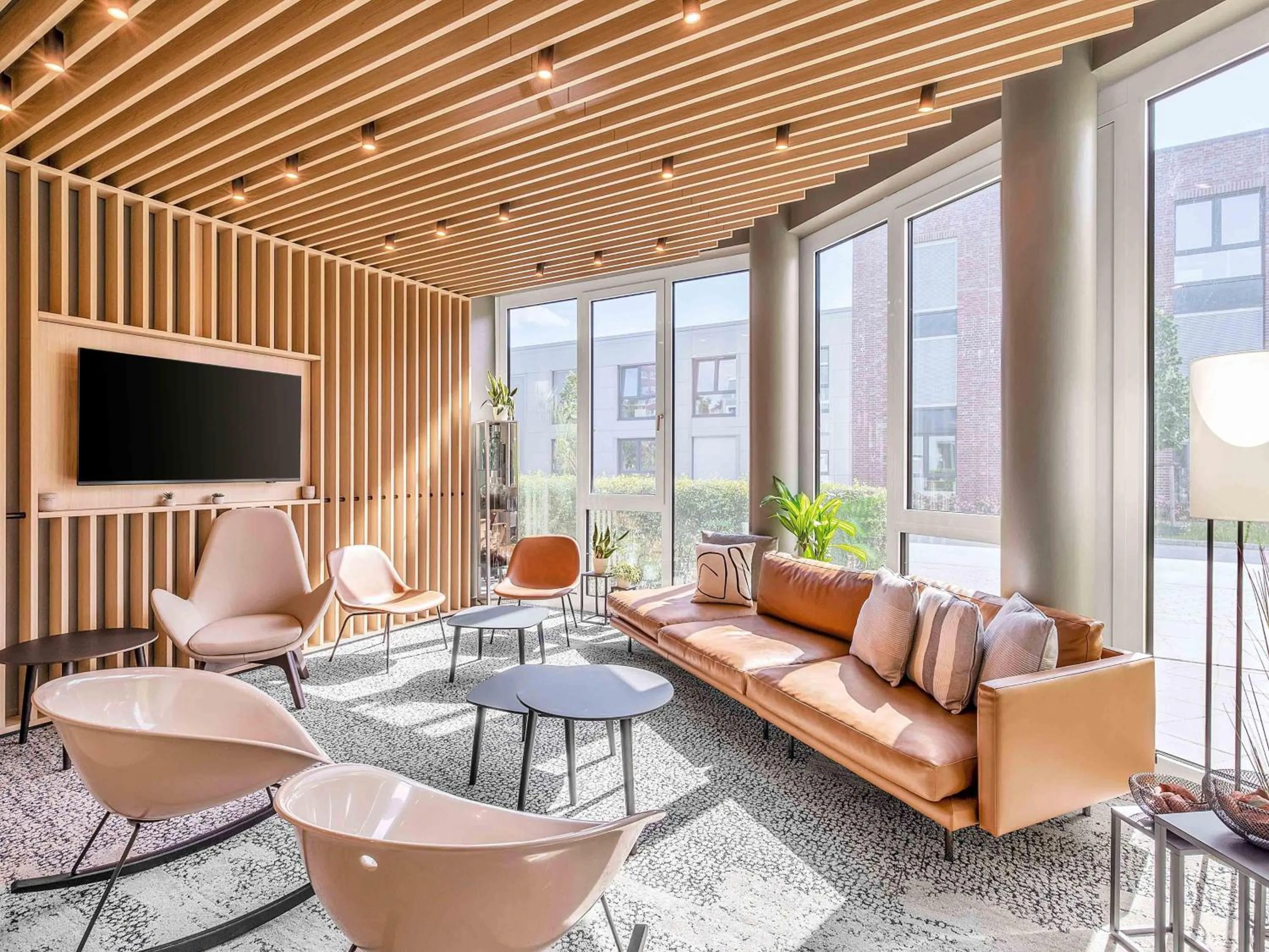 Lobby or reception in B&B Hotel Hamburg-Harburg