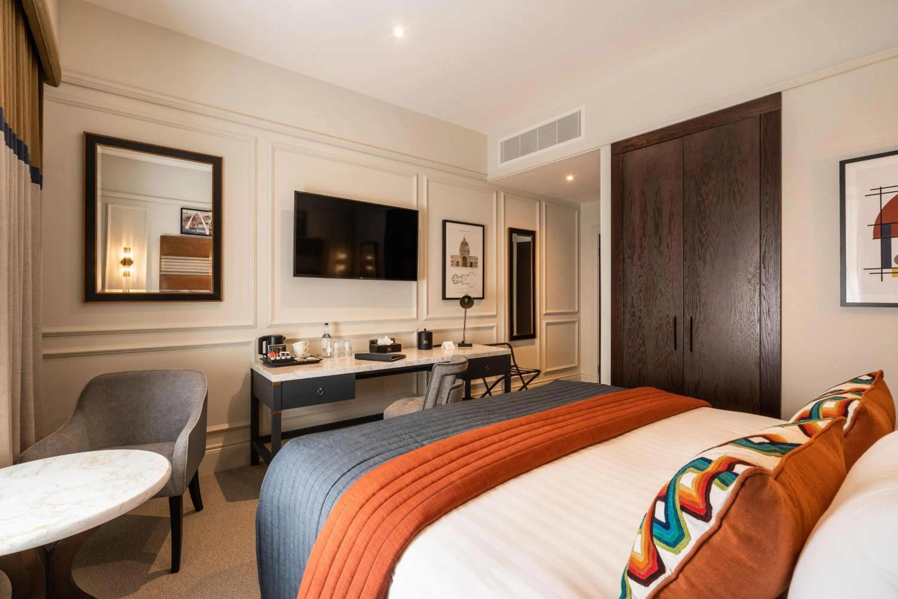 Bed in The Ebrington Hotel