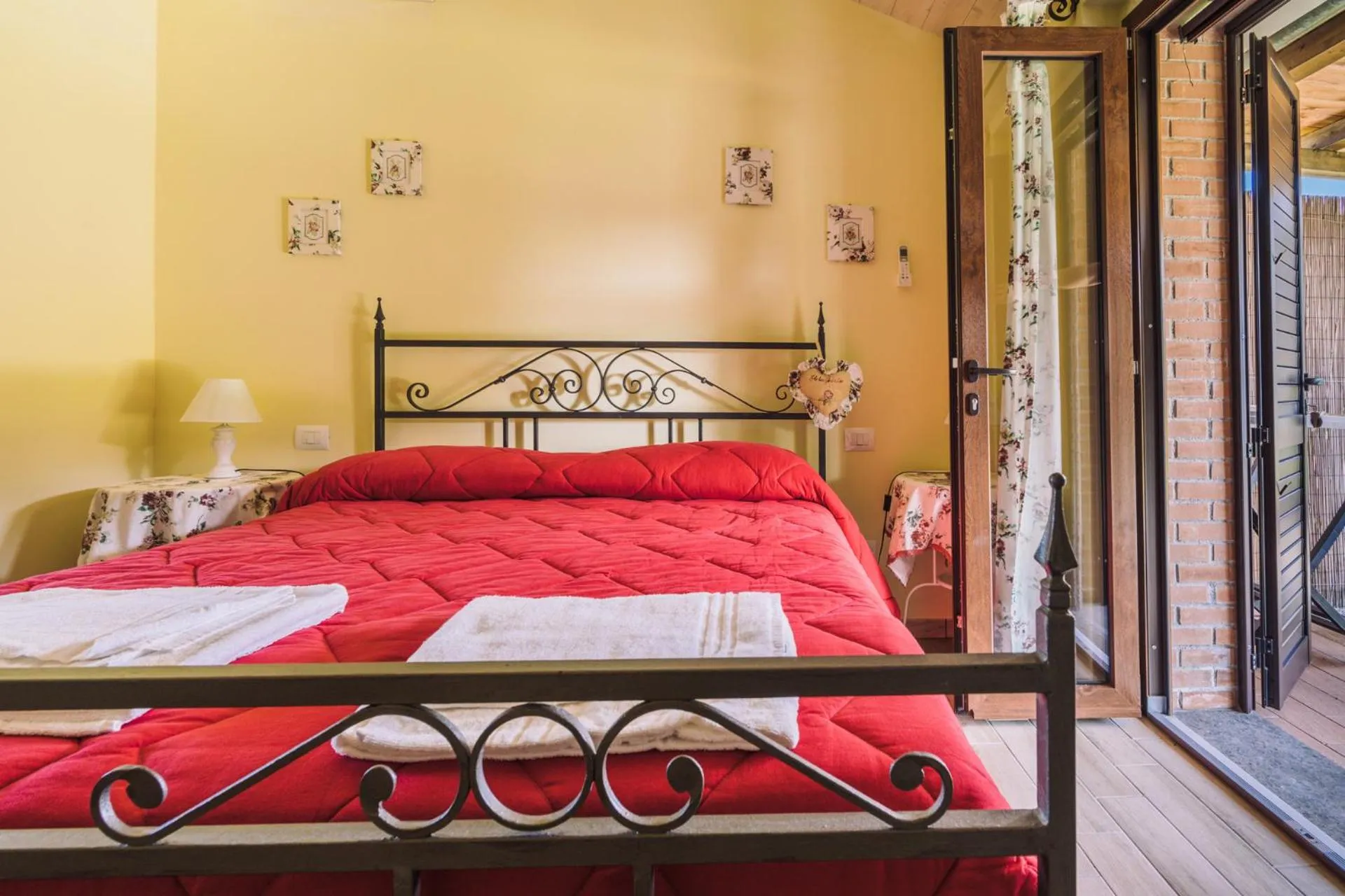 Bedroom, Bed in Agriturismo il Laghetto