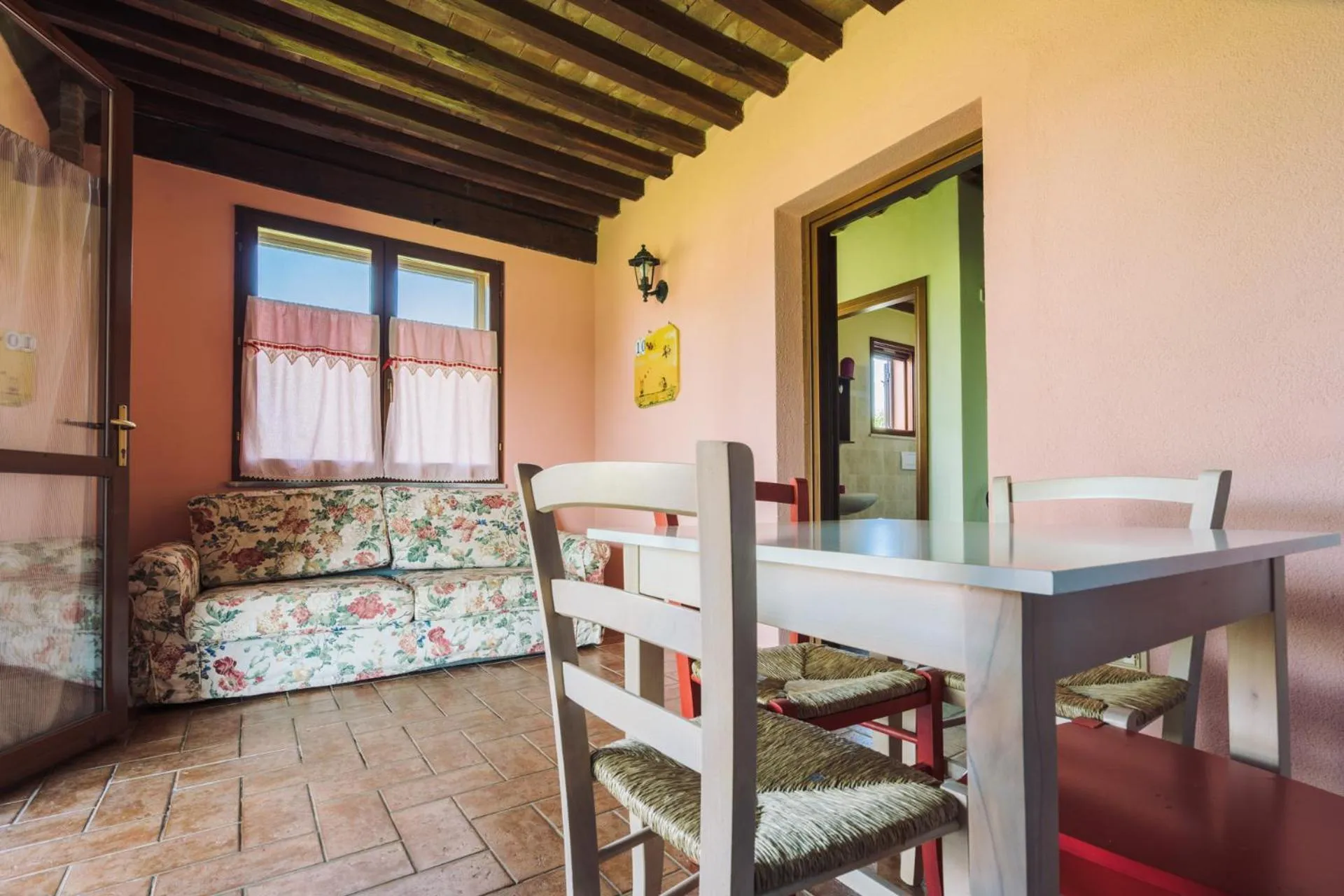 Living room, Bed in Agriturismo il Laghetto