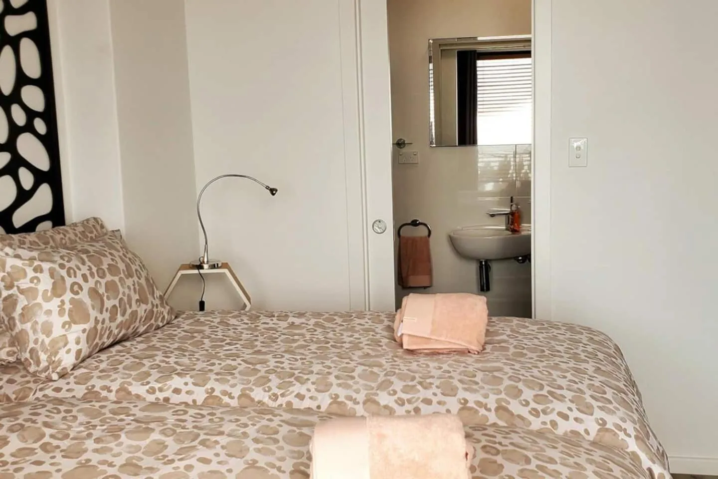 Bed in Coastal Breeze 2Bedrm 2Bath Pool & Slide