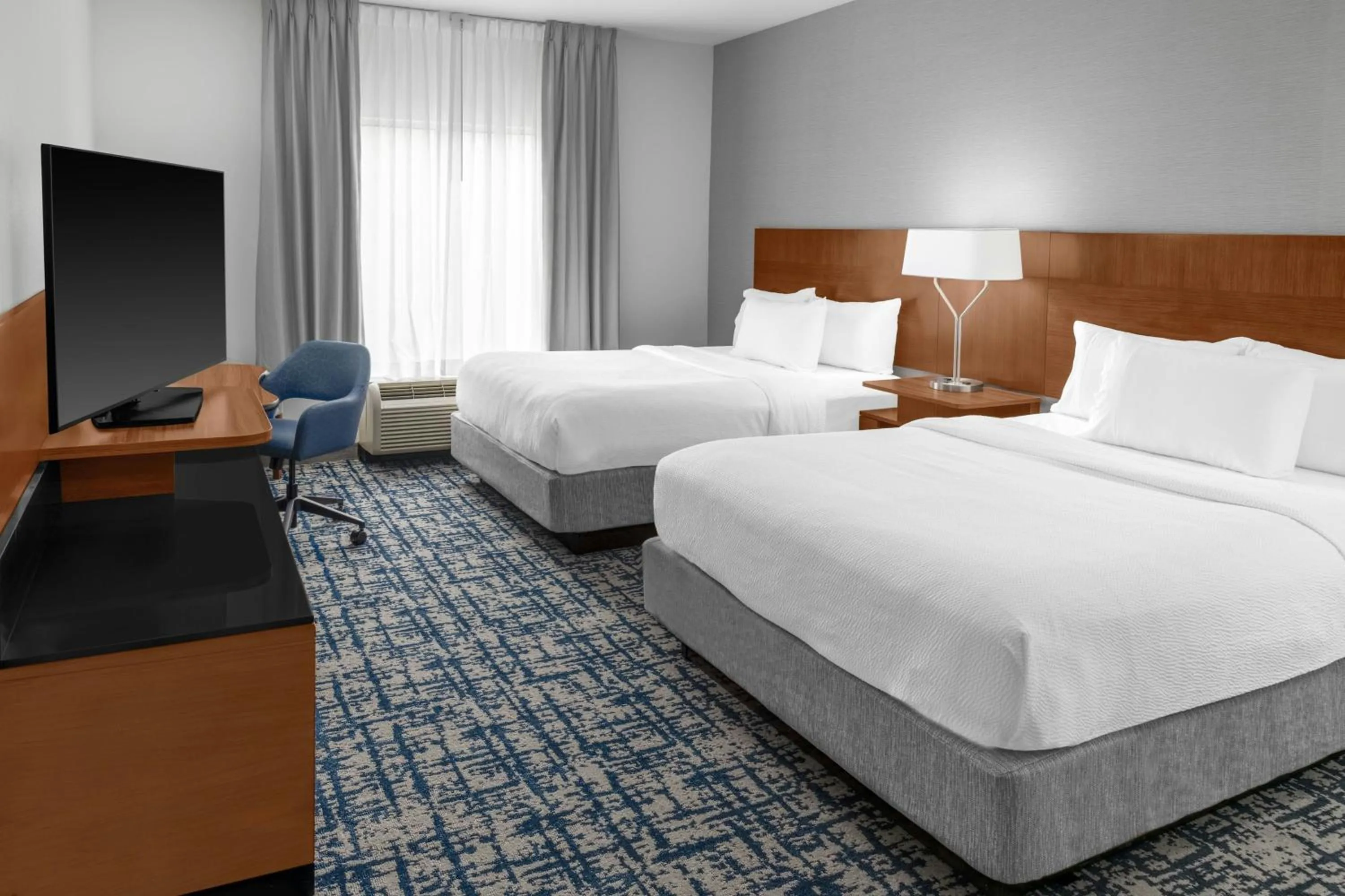 Photo of the whole room, Bed in Fairfield Inn and Suites by Marriott Calhoun