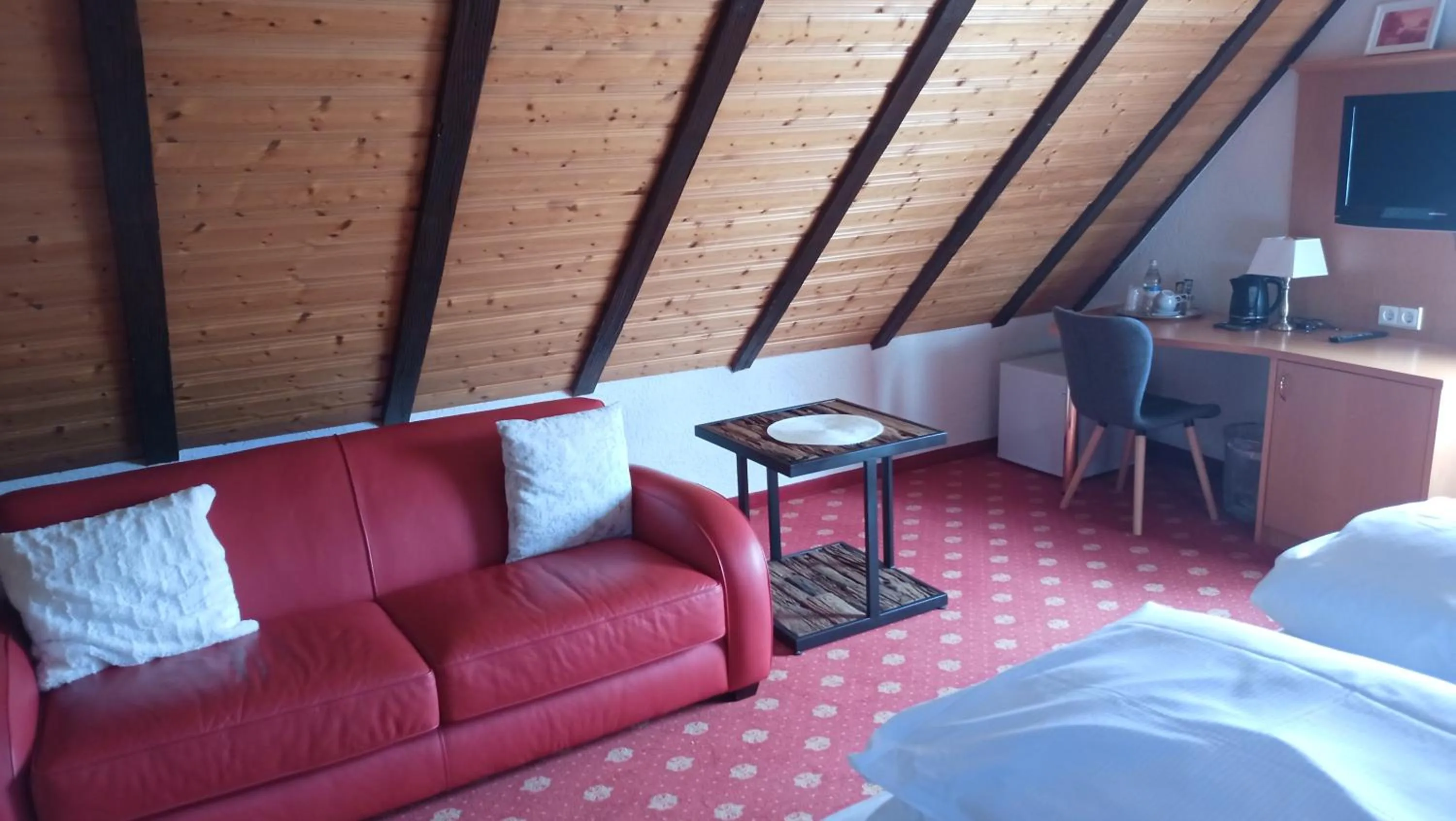 Photo of the whole room, Bed in Gasthof Hirsch