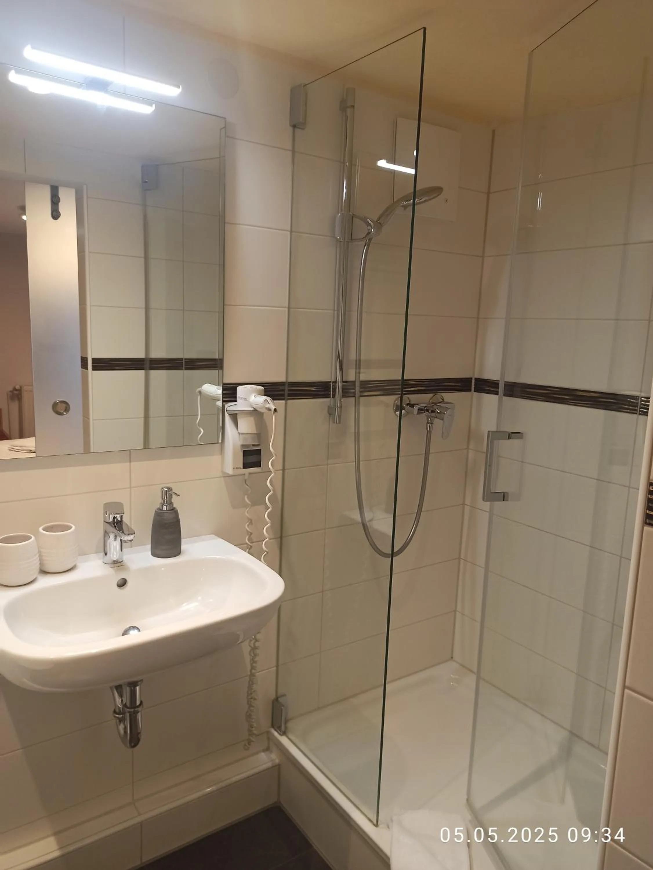 Shower in Gasthof Hirsch