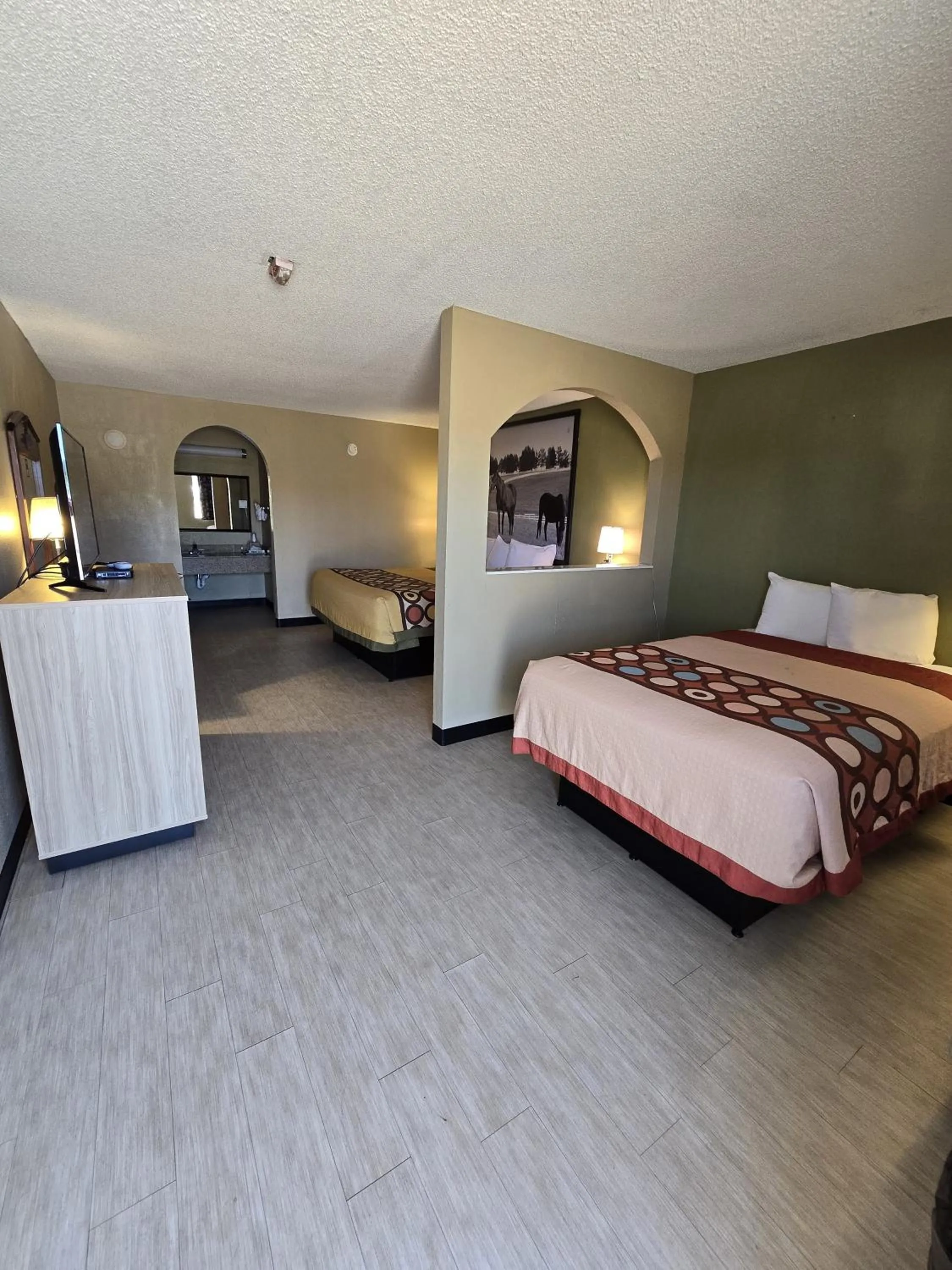 Photo of the whole room, Bed in Super 8 by Wyndham Arkadelphia Caddo Valley Area