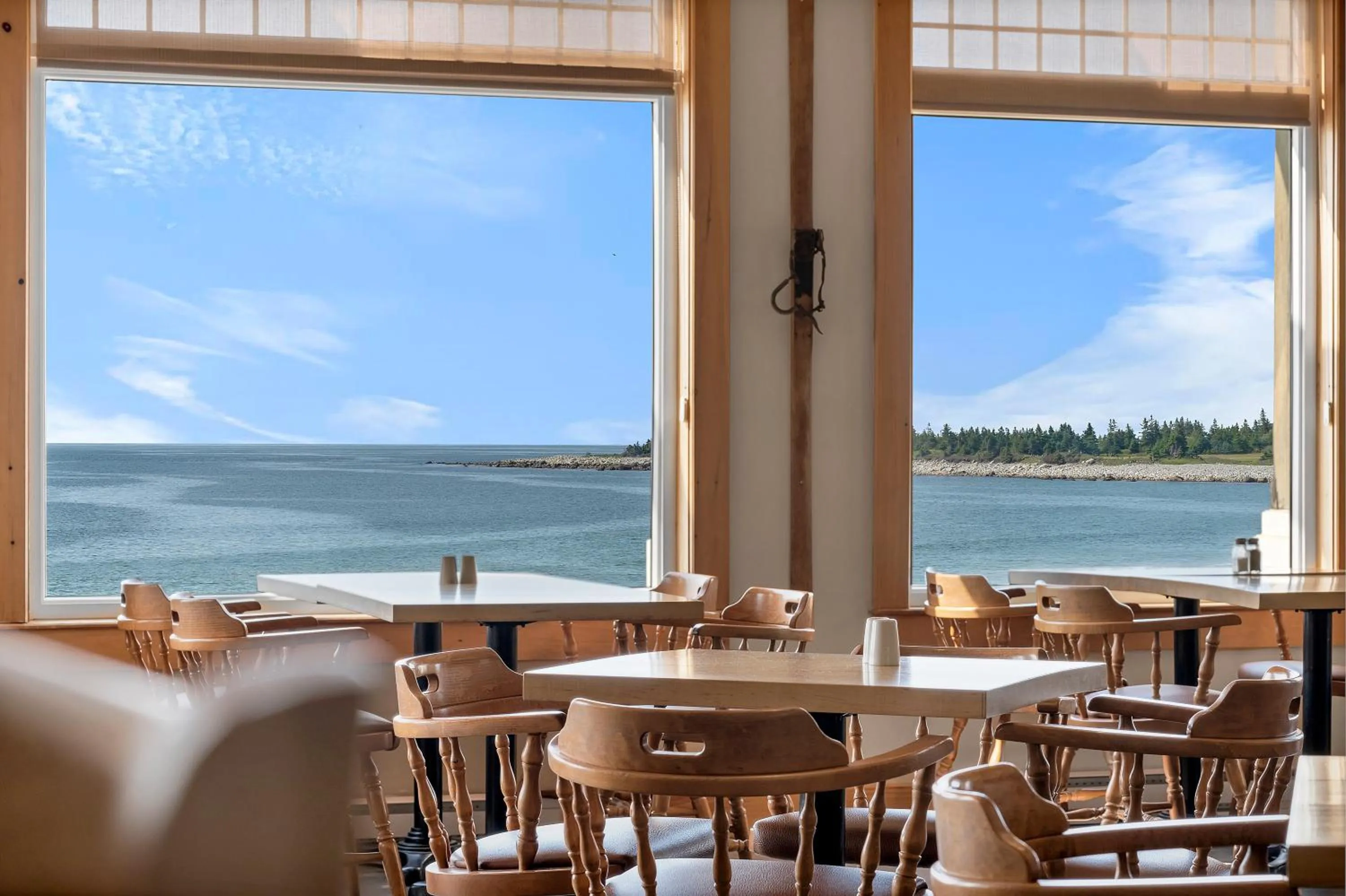 Restaurant/places to eat in White Point Beach Resort