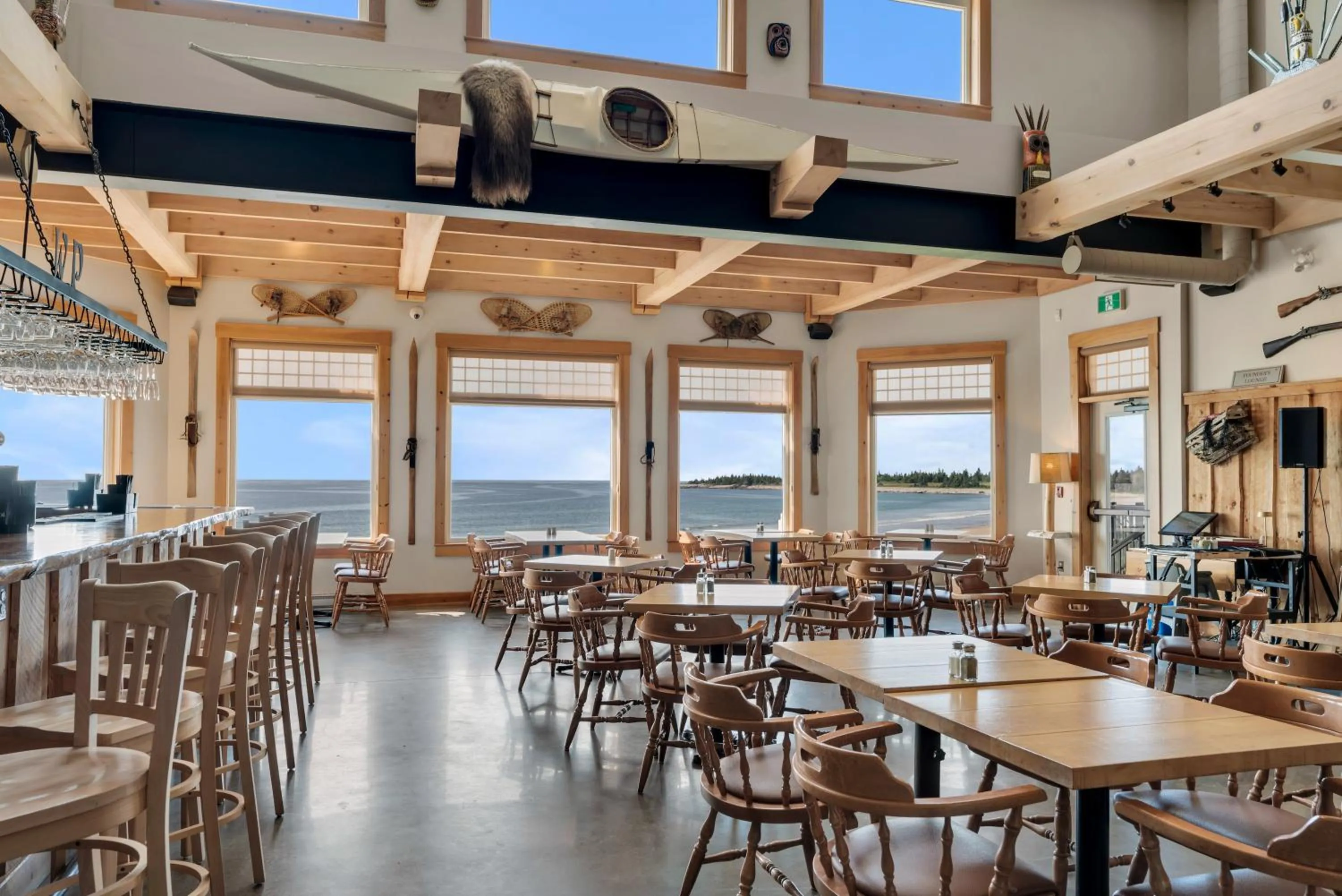 Restaurant/places to eat in White Point Beach Resort