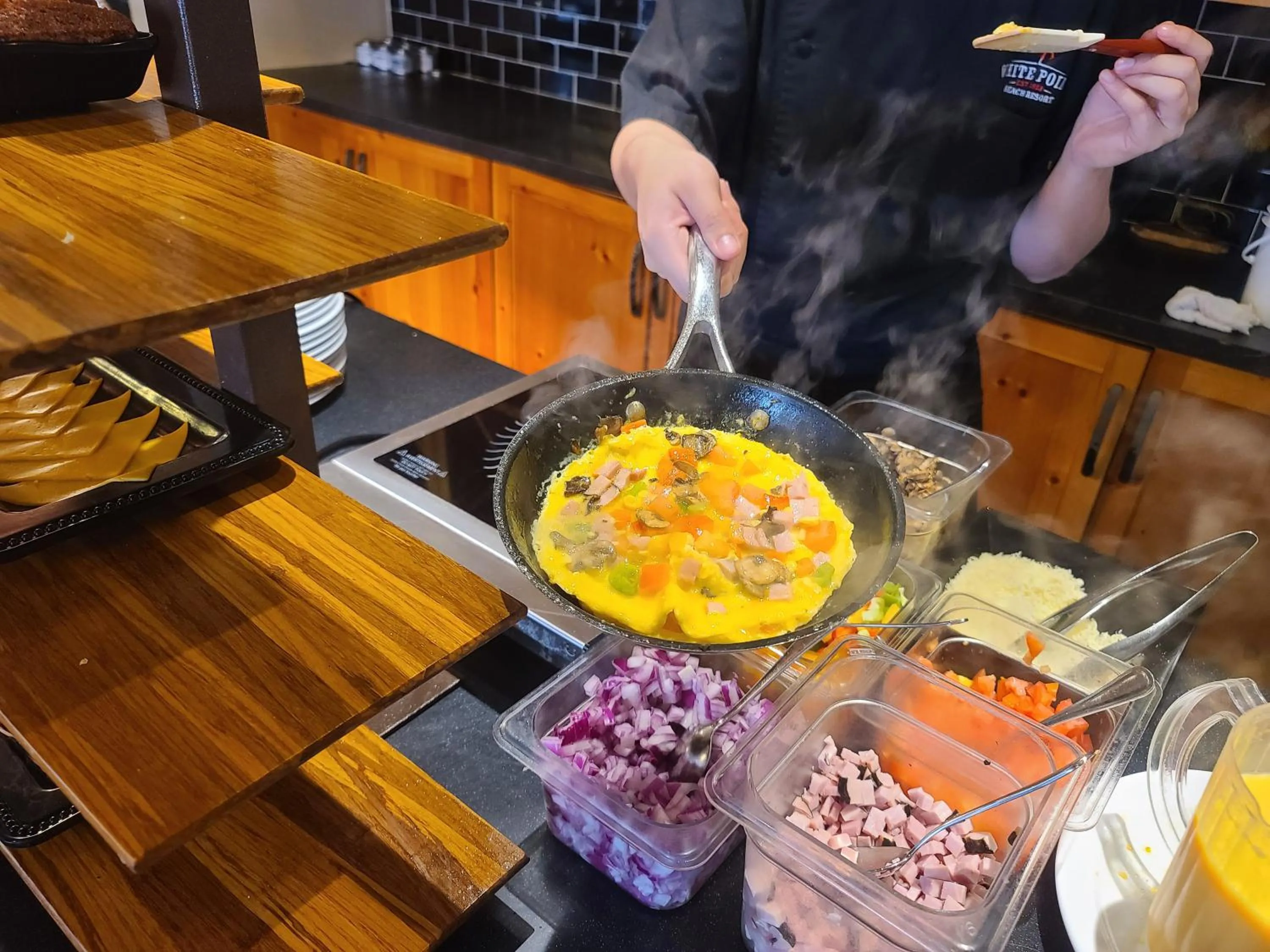 Restaurant/places to eat in White Point Beach Resort