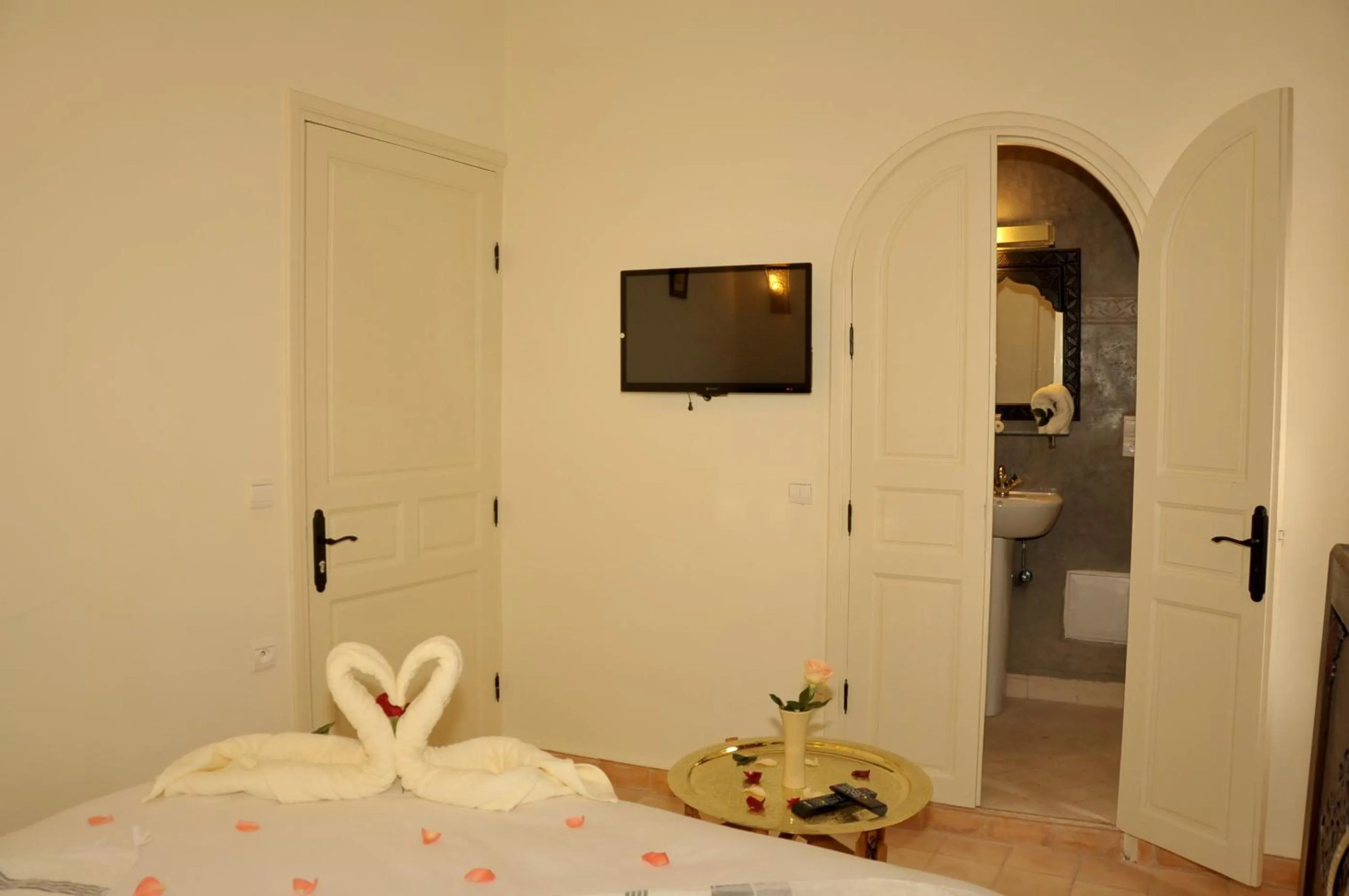 Photo of the whole room, Bed in Hotel Riad Ben Atar