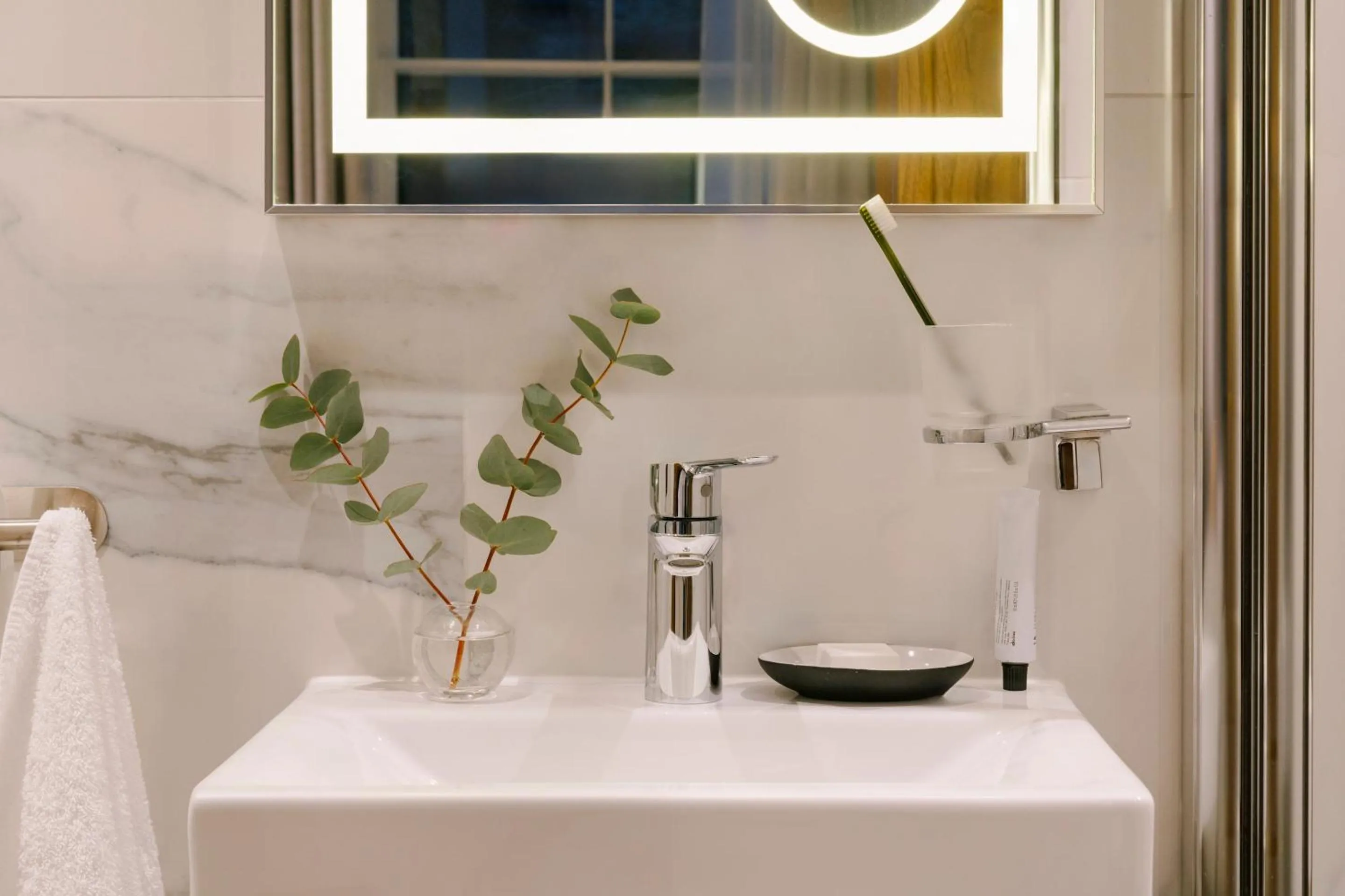 Bathroom in Sonder The Voyage