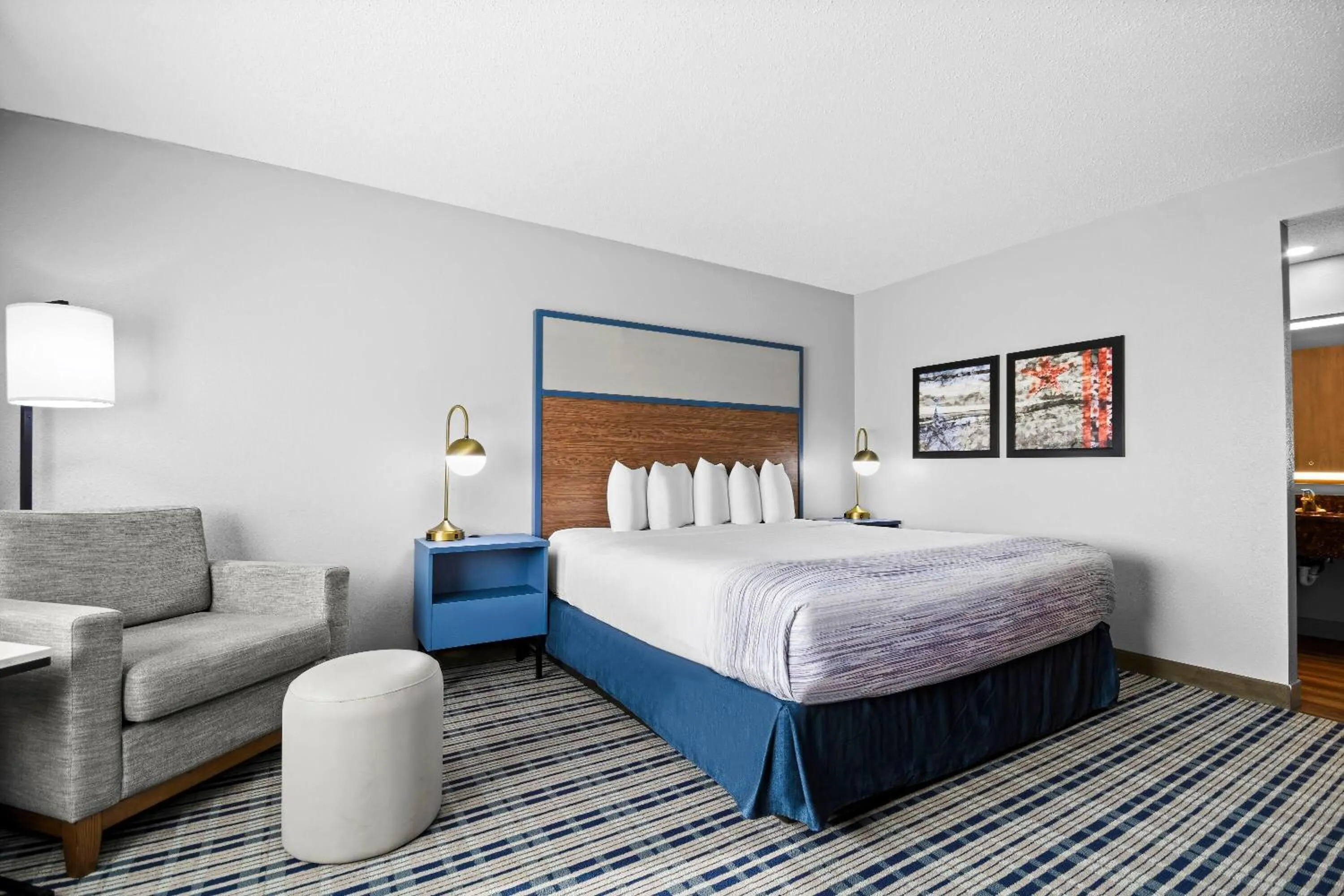 Photo of the whole room, Bed in AmericInn by Wyndham Virginia