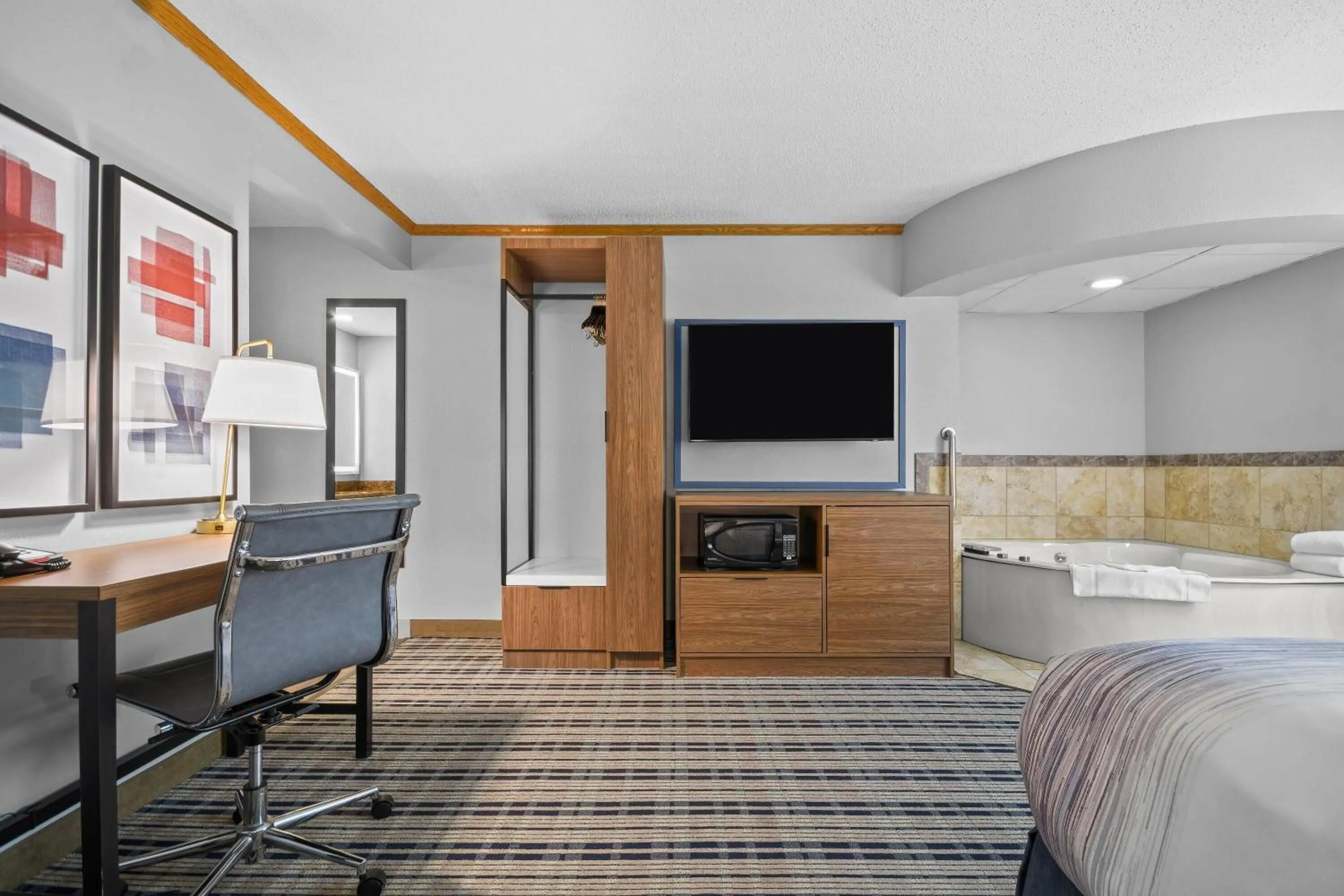 Photo of the whole room, Bed in AmericInn by Wyndham Virginia