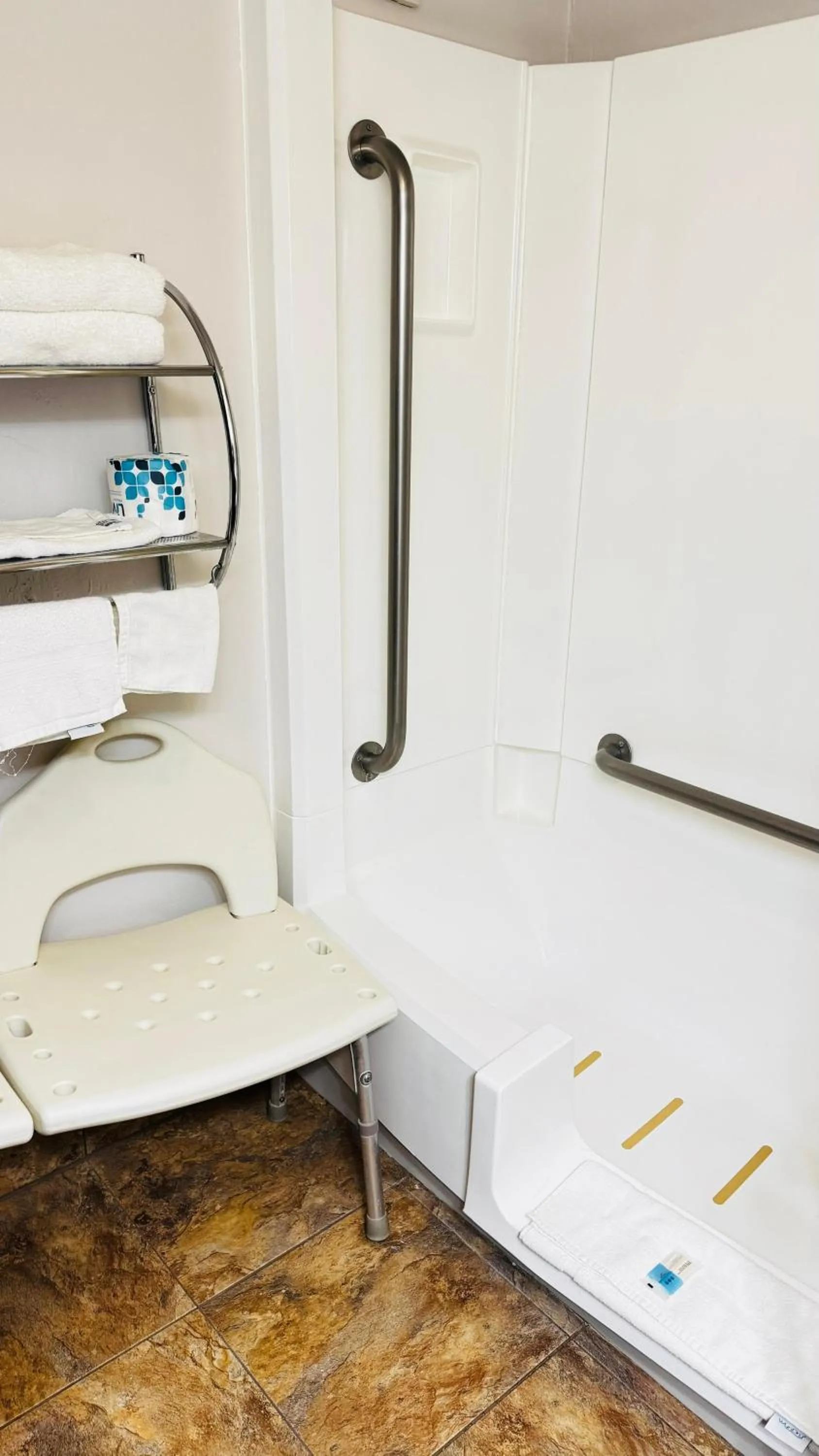 acessibility, Bed in Super 8 by Wyndham North Platte