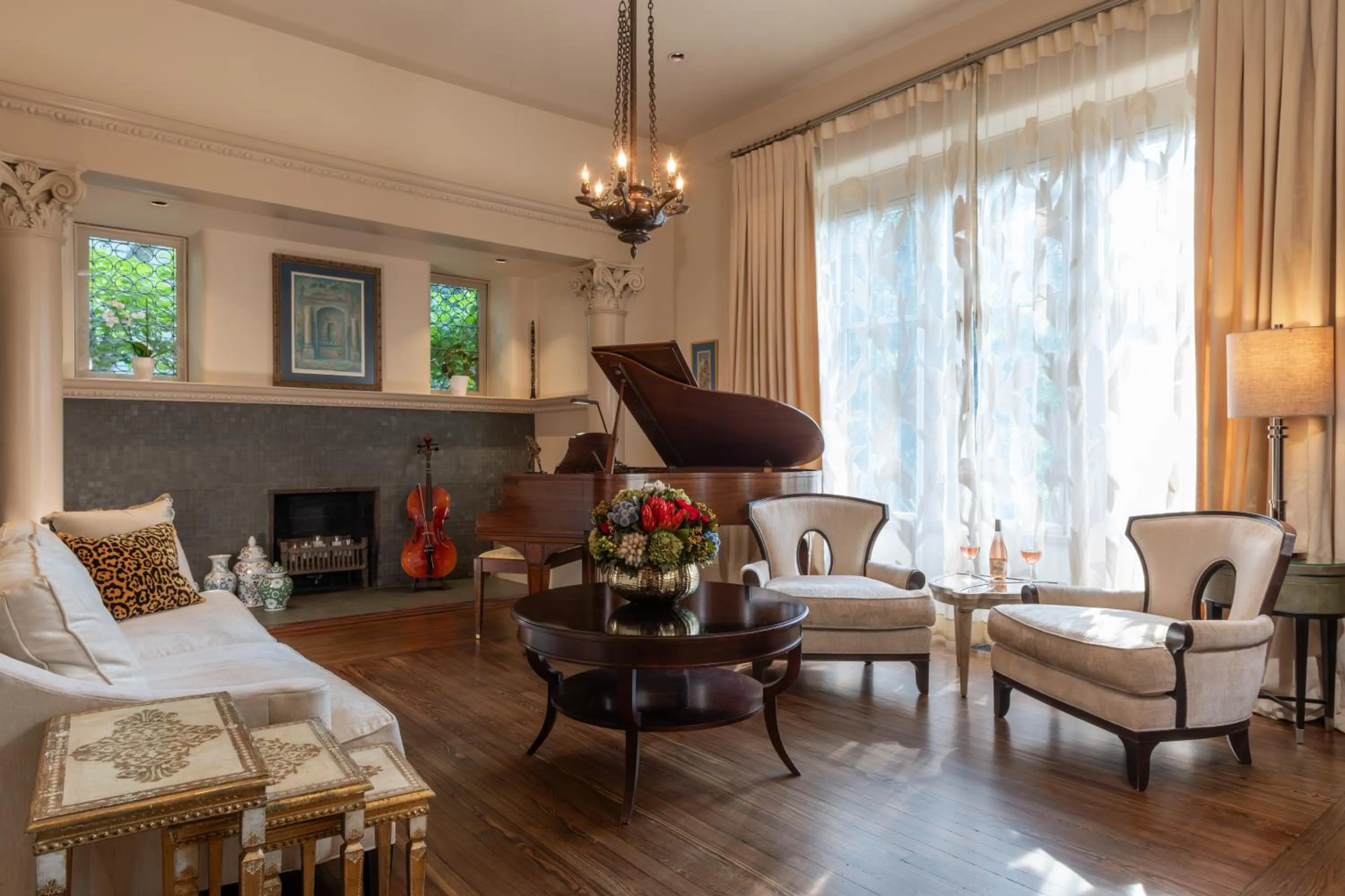 Living room in Stonehurst Place Bed & Breakfast