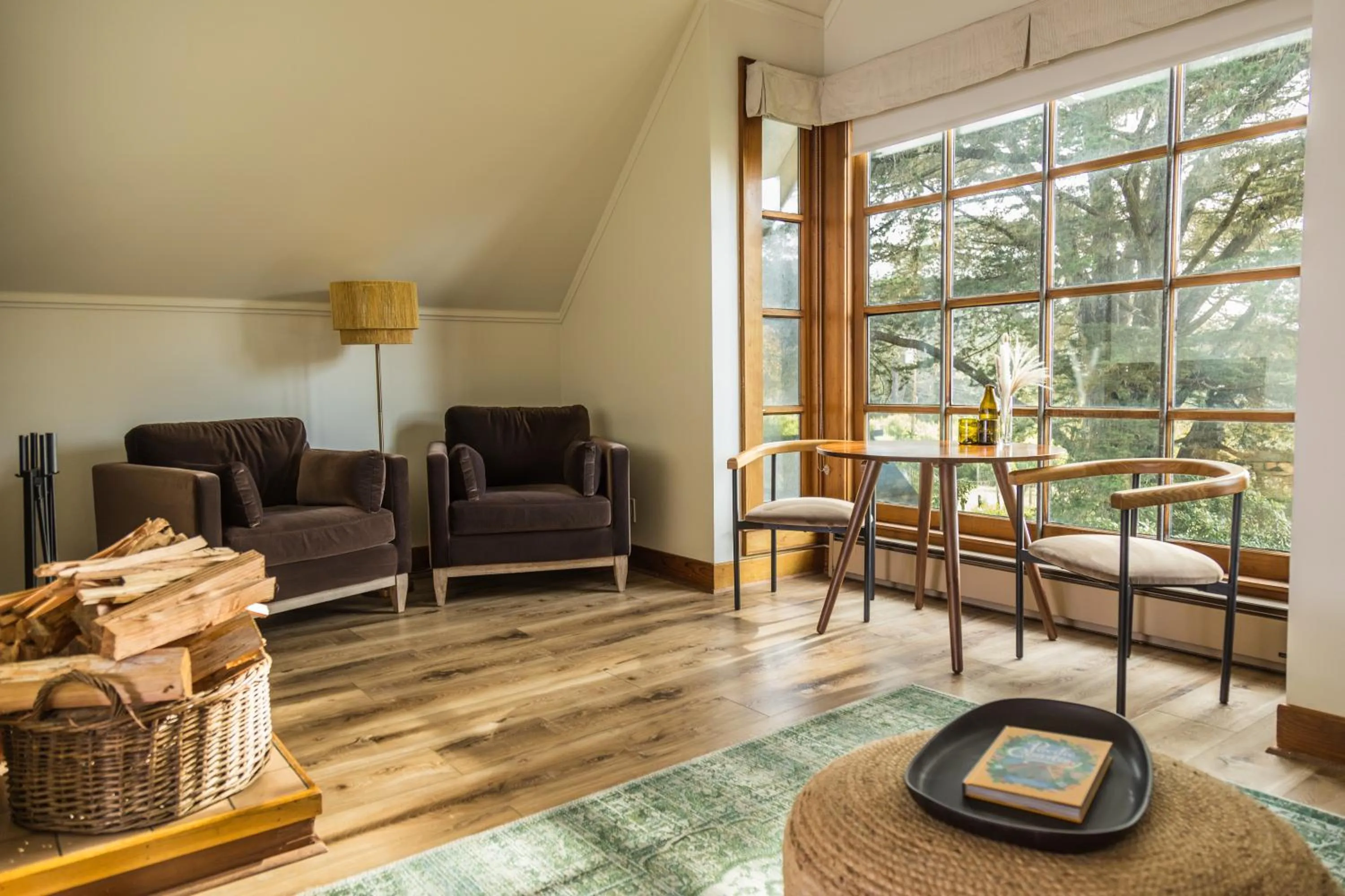 Seating area in SCP Mendocino Inn and Farm