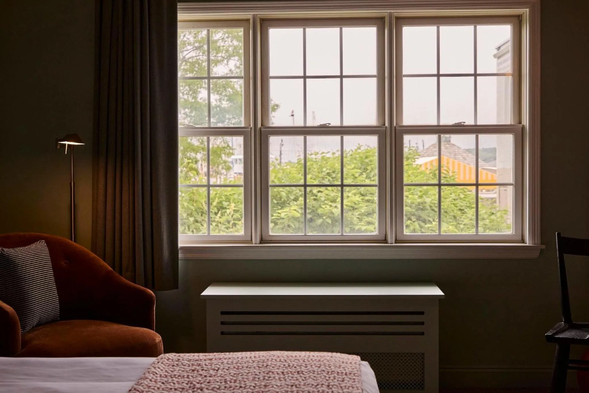 Property building, Bed in The Harbor Front Inn