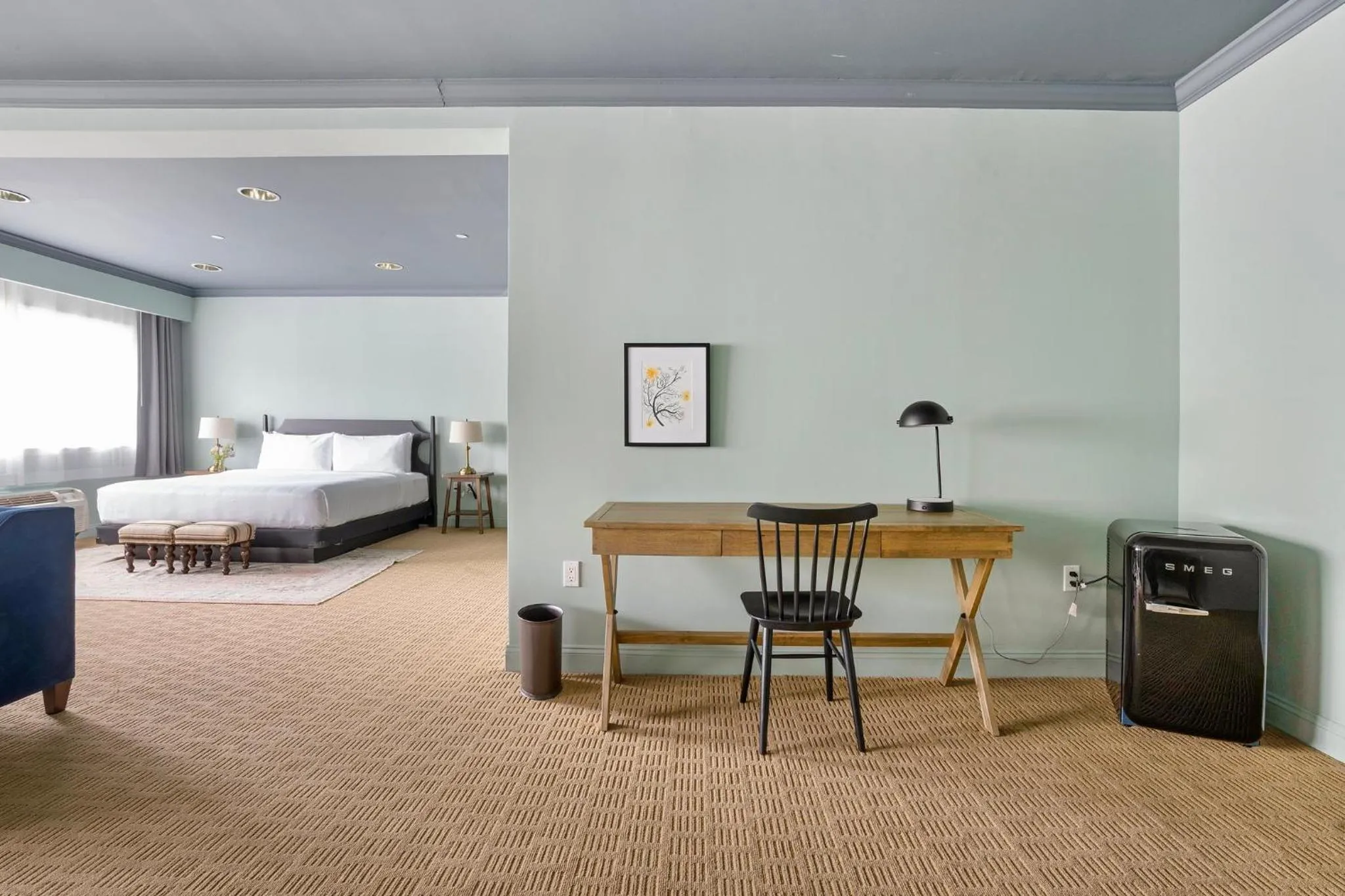 Photo of the whole room, Bed in The Harbor Front Inn