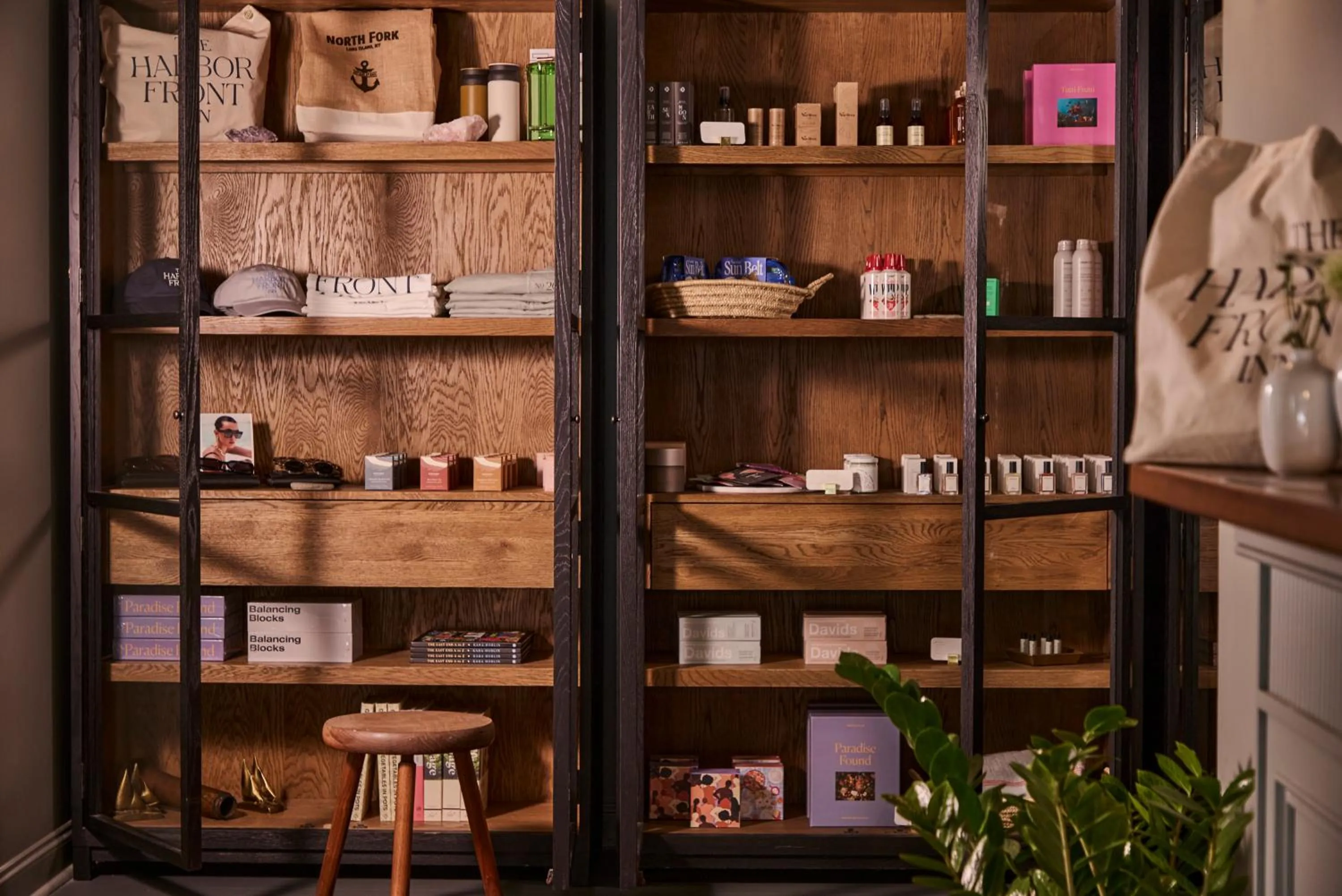 Decorative detail in The Harbor Front Inn