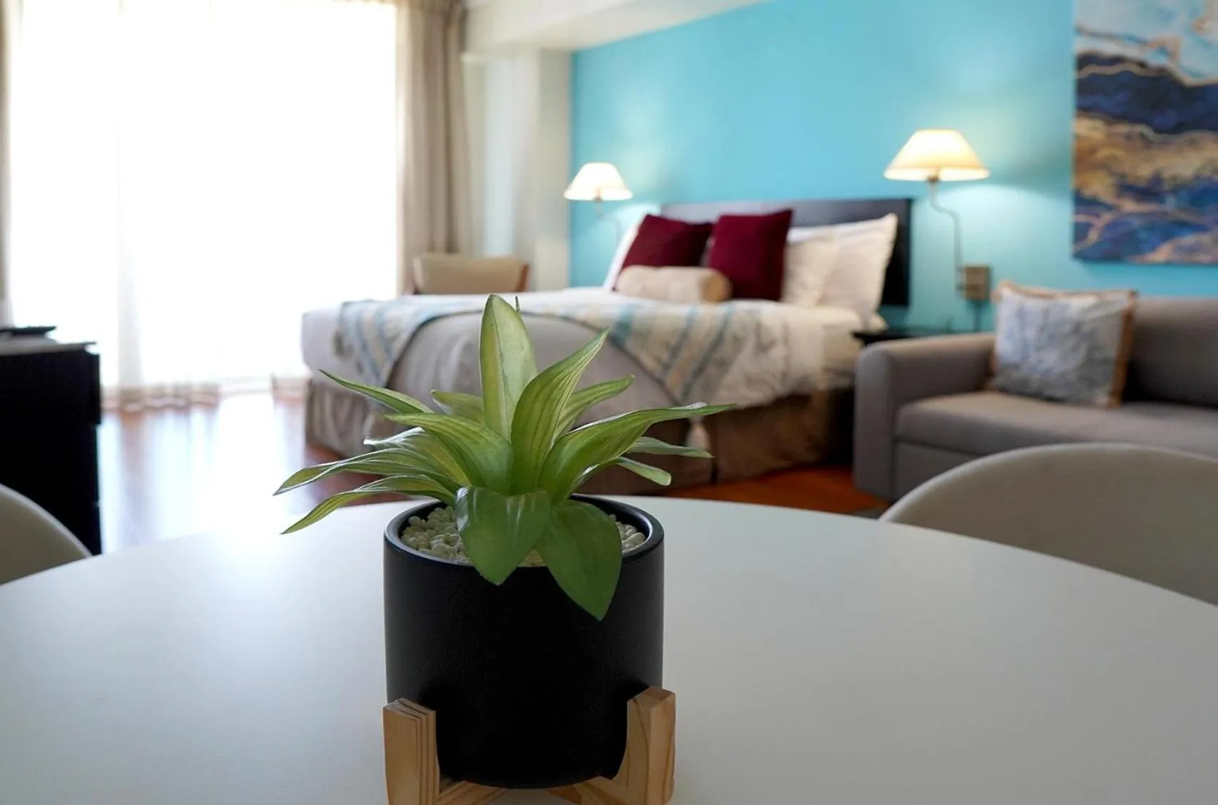 Bed in Glamorous Bay View Studio In The Heart Of Grove