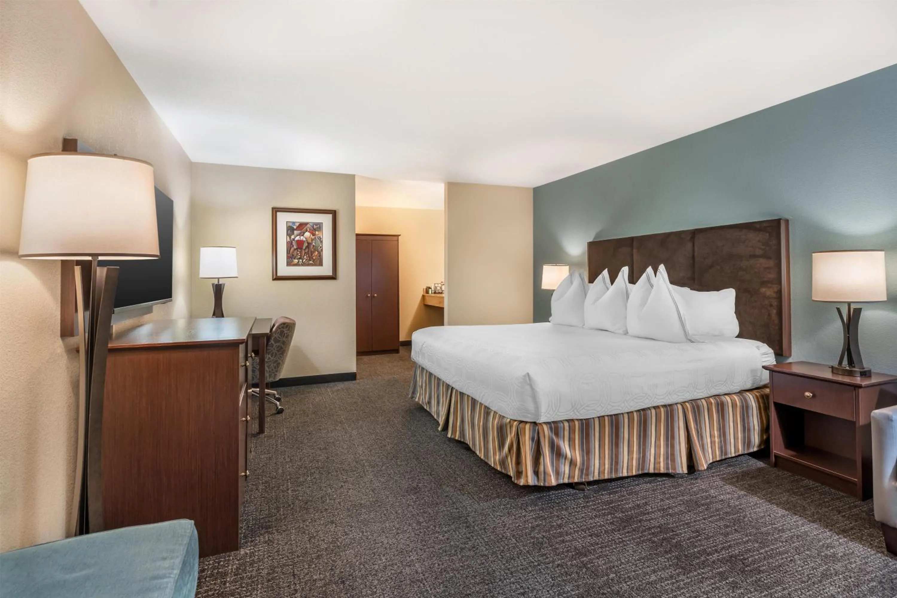 Bedroom, Bed in Best Western Windsor Inn