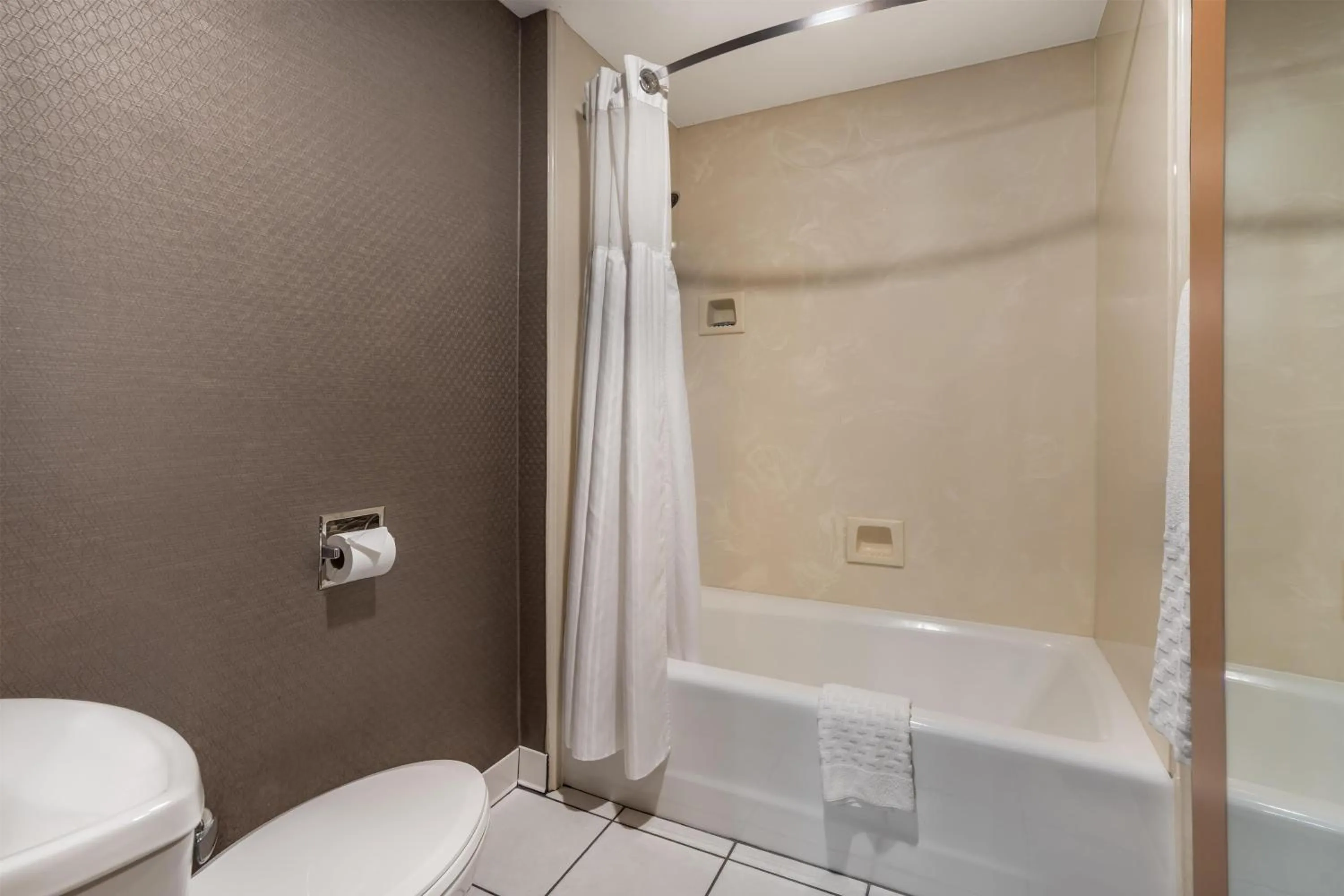 Bathroom in Best Western Windsor Inn