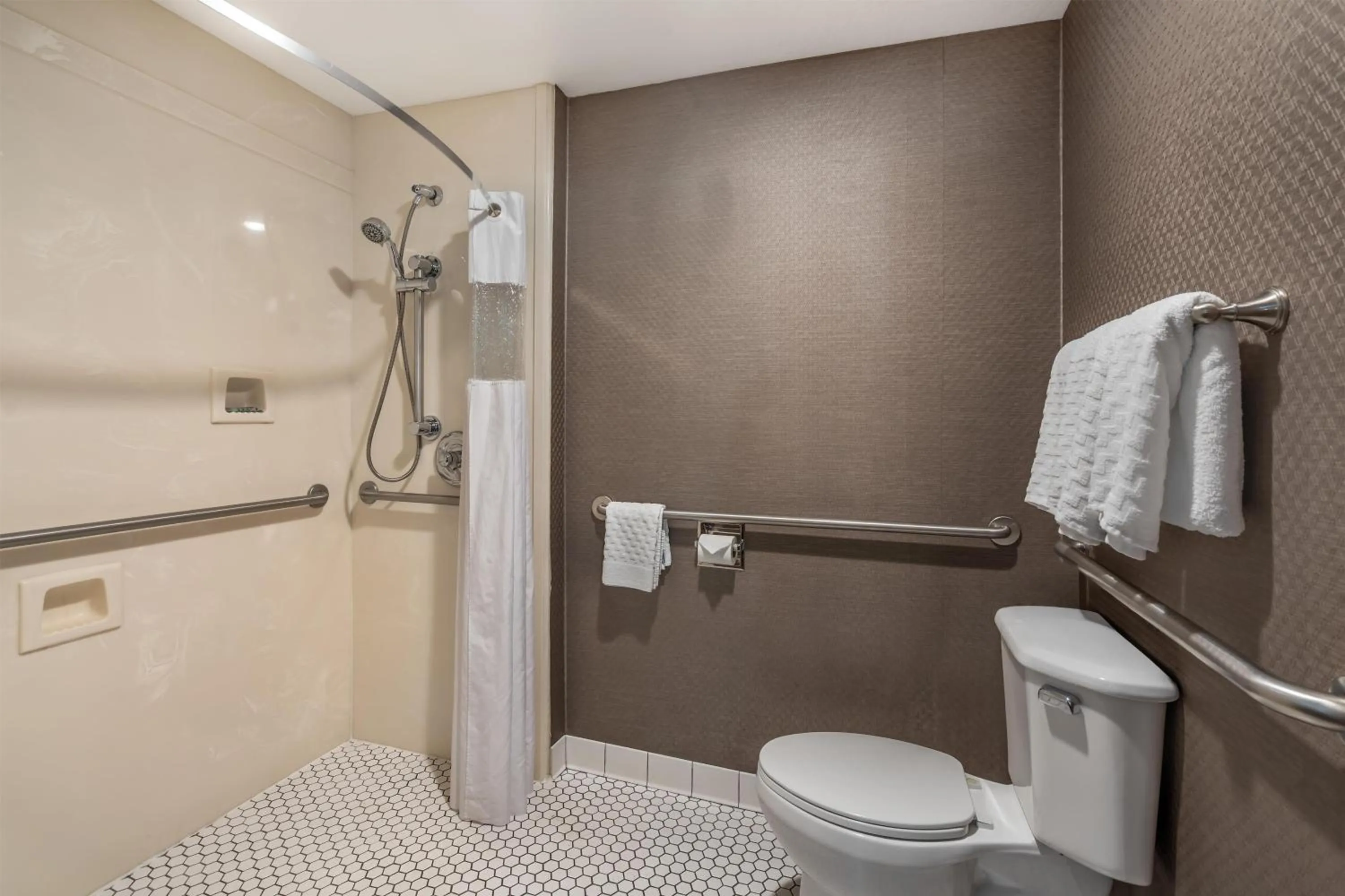 Bathroom in Best Western Windsor Inn