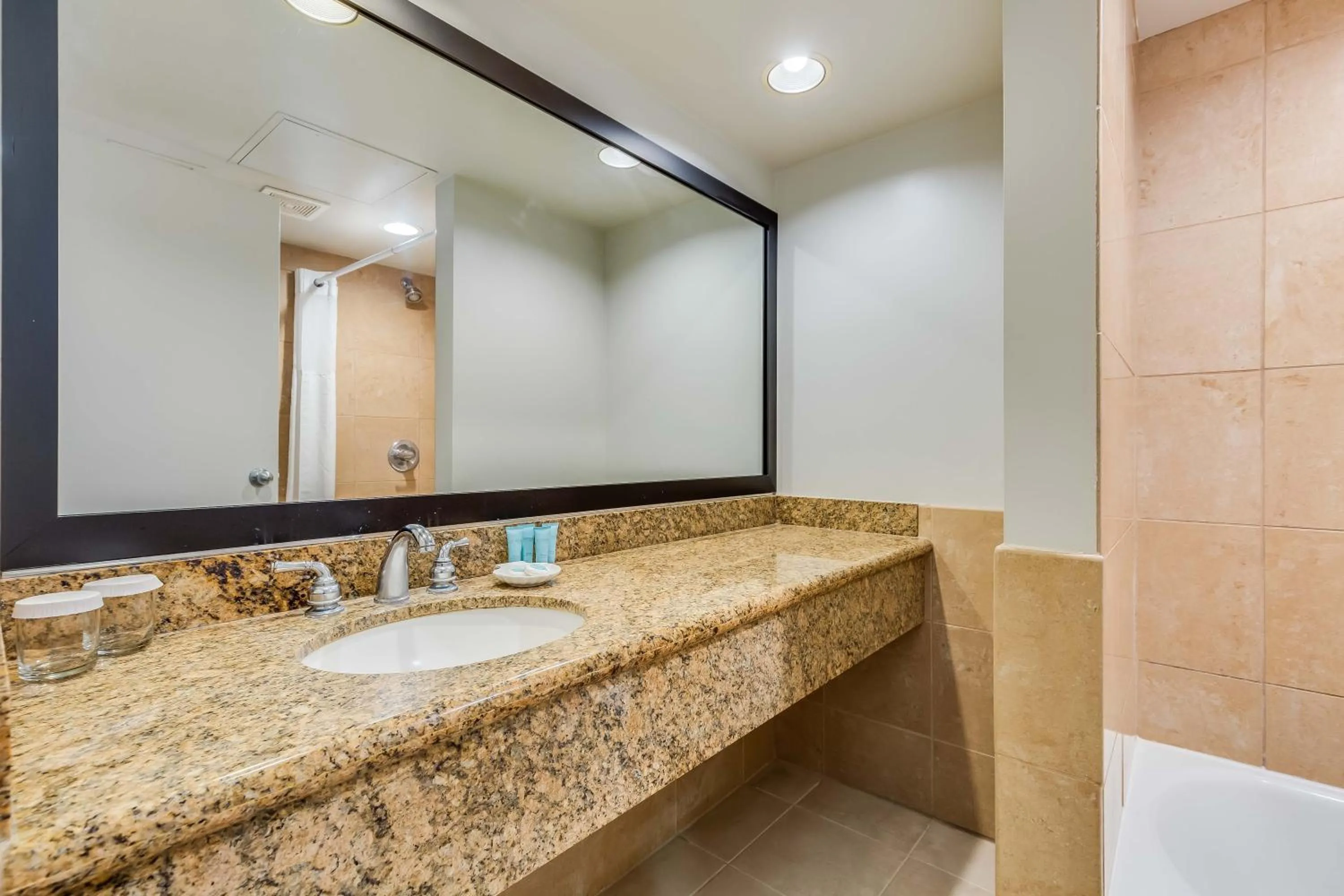 Bathroom in Castle at Palms at Waikīkī