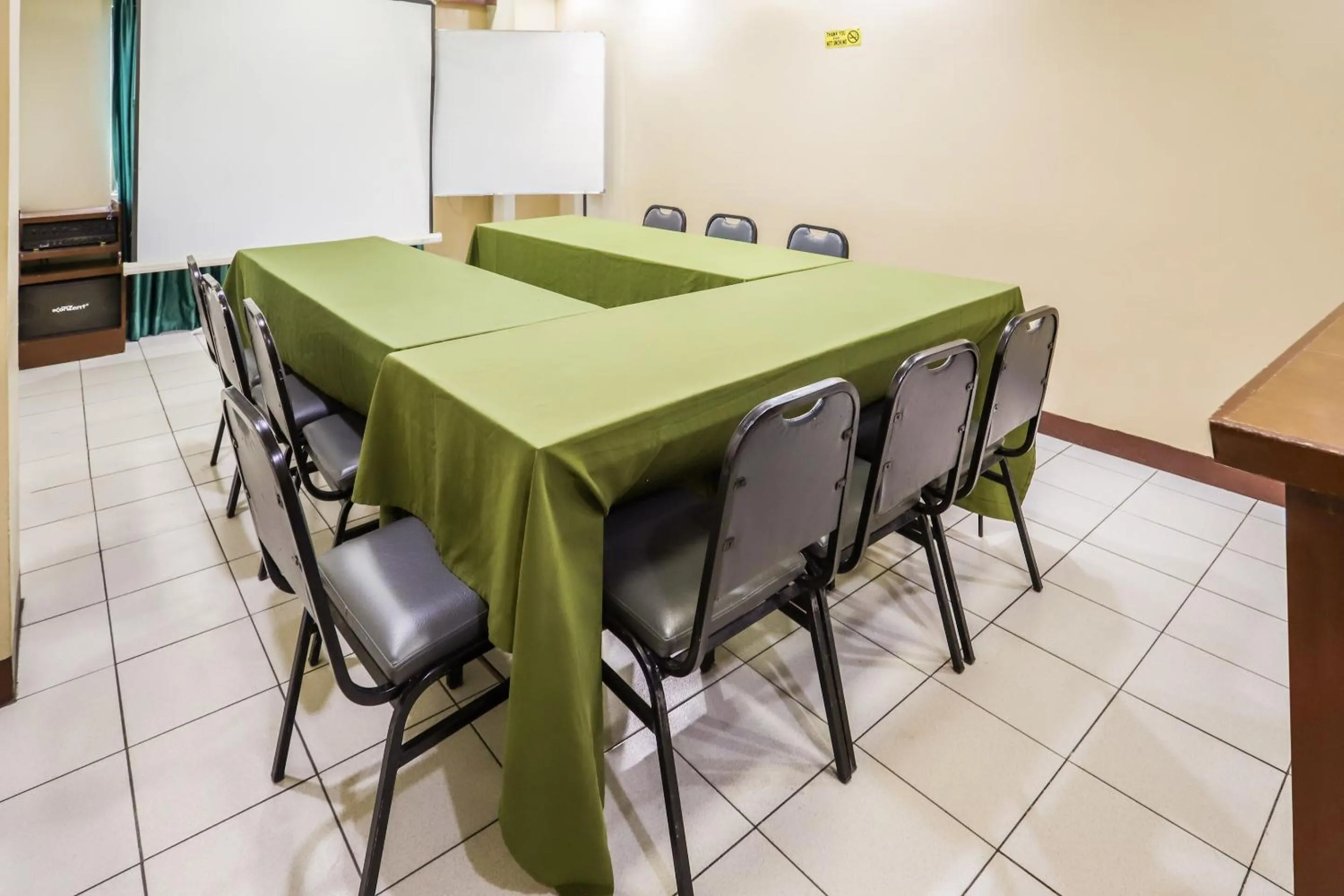 Business facilities in OYO 210 Apple Tree Suites