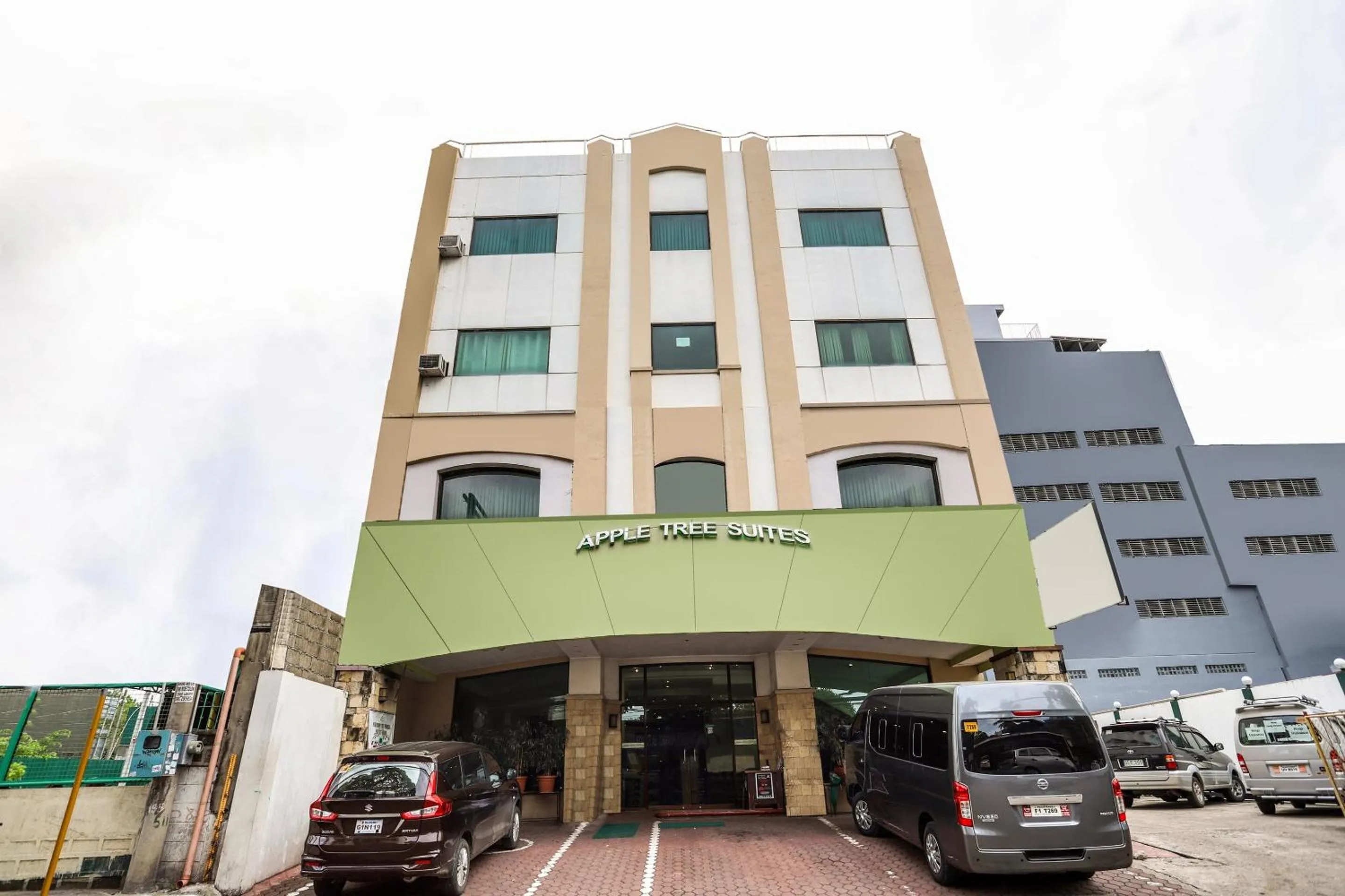 Facade/entrance in OYO 210 Apple Tree Suites