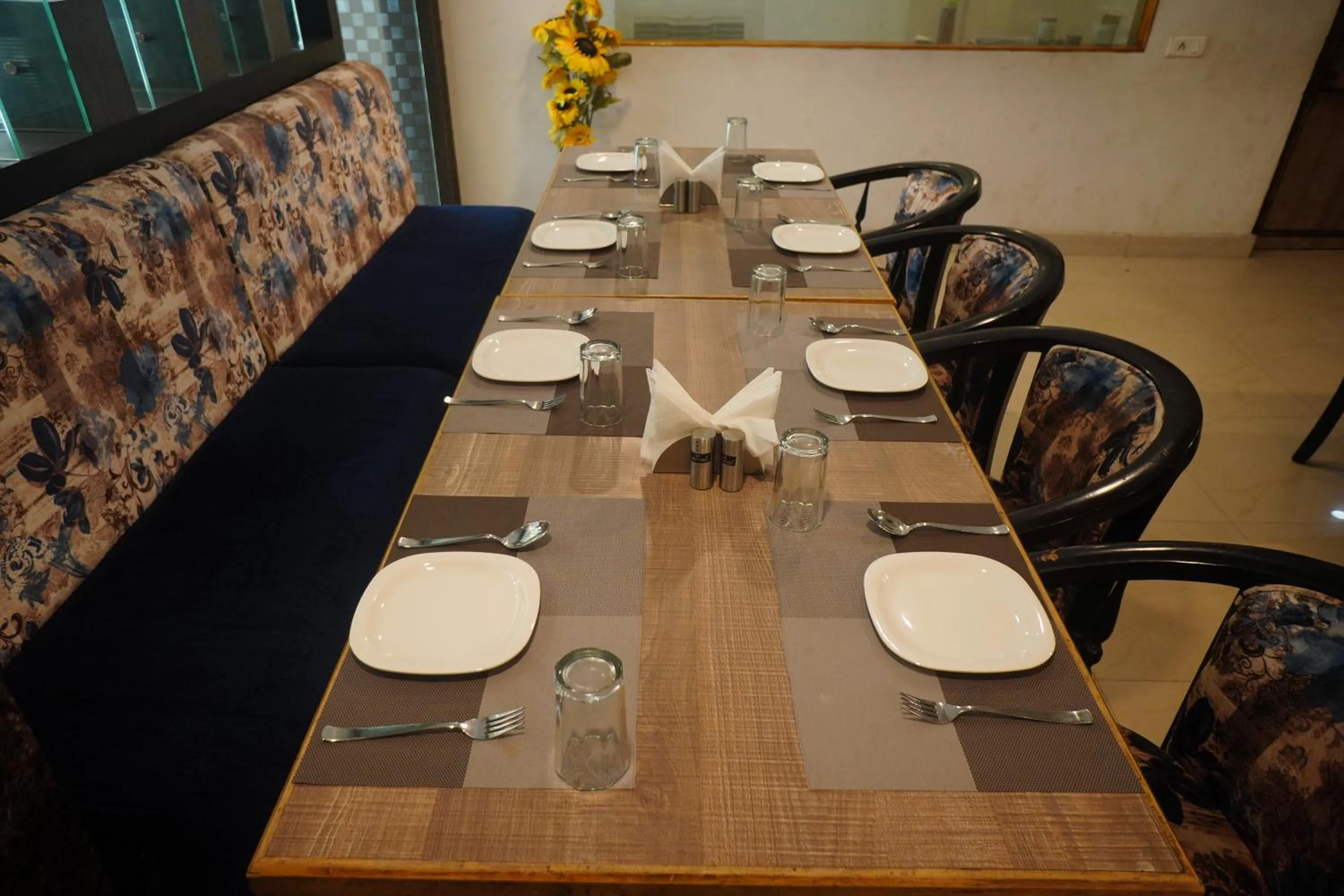 Restaurant/places to eat in Hotel Kosala Vijayawada