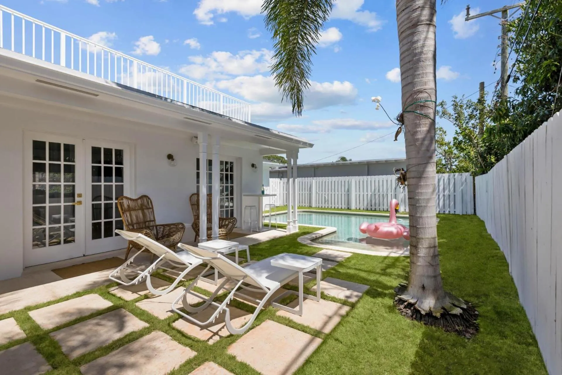 Patio in Santa Lucia Estate - Hotel Homes