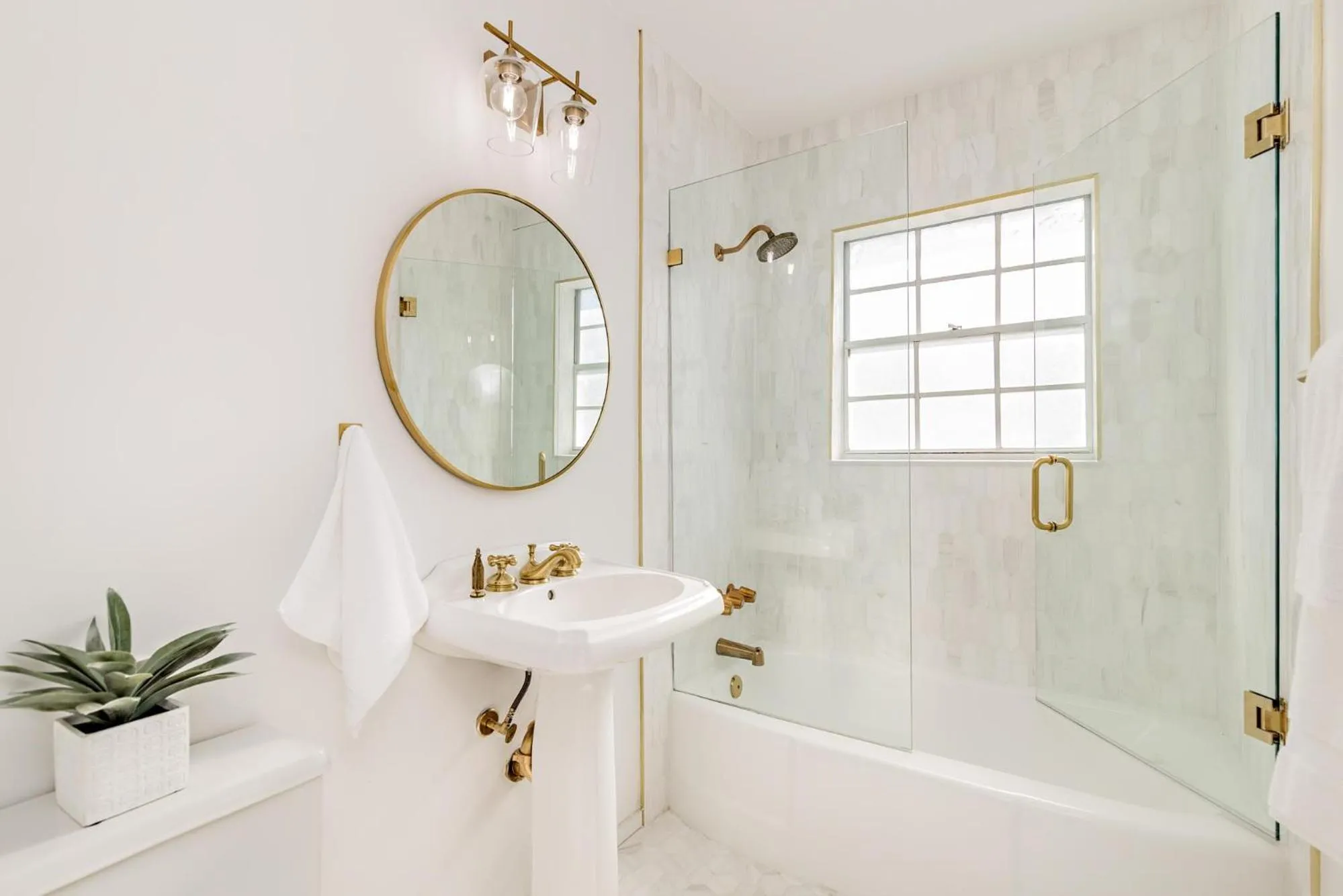 Shower in Santa Lucia Estate - Hotel Homes