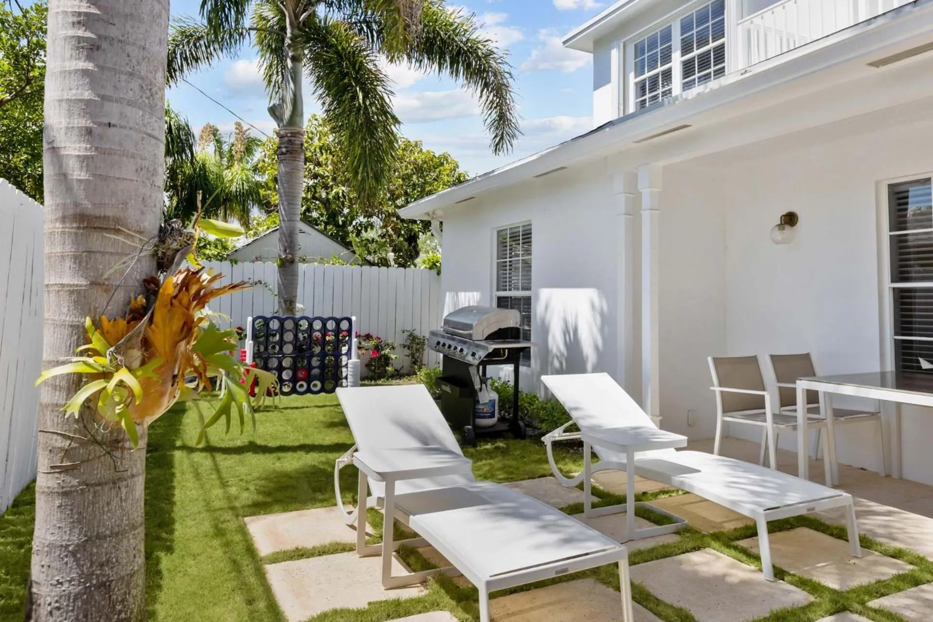 Patio in Santa Lucia Estate - Hotel Homes