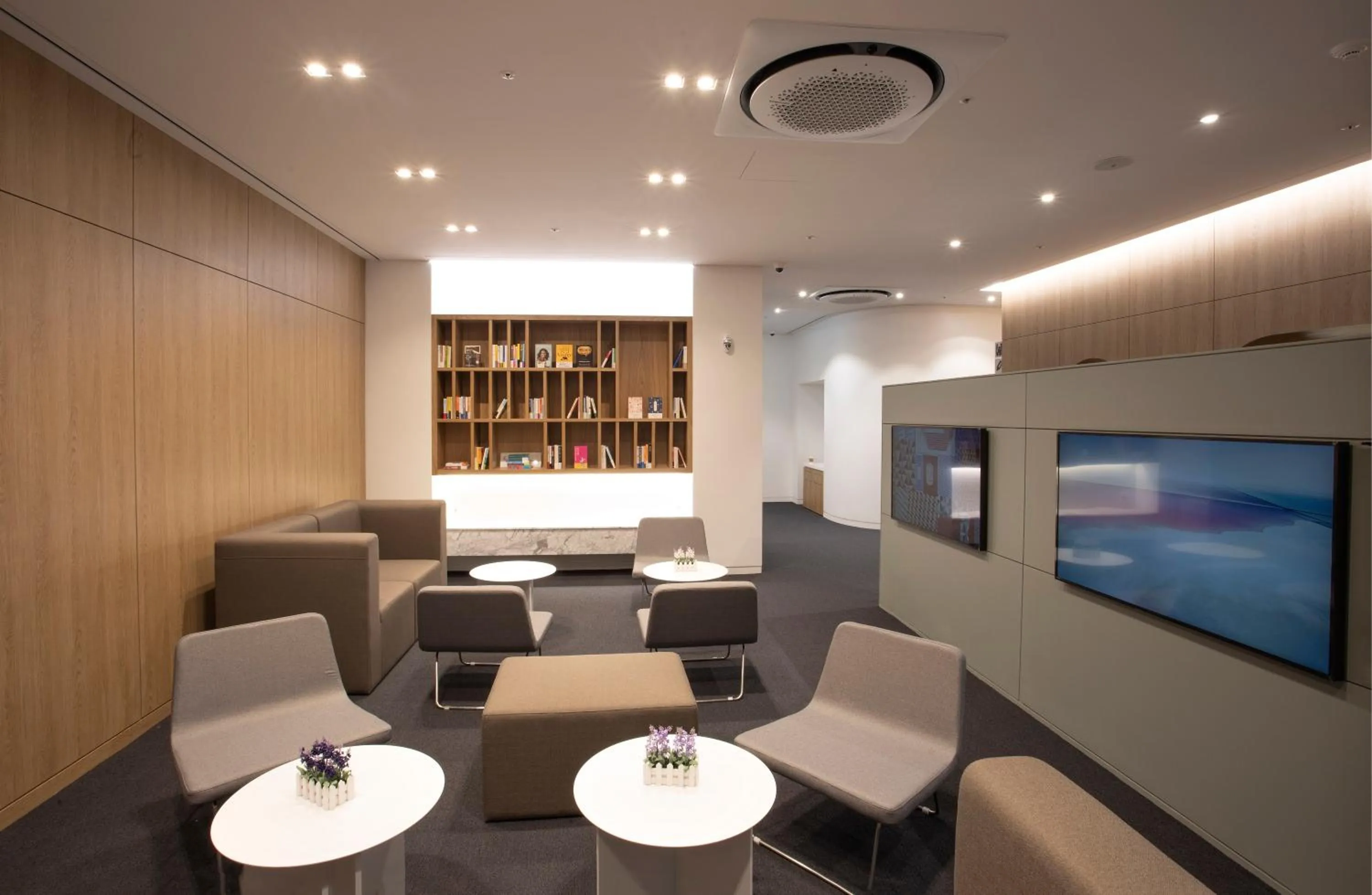 Kids's club in Phoenix Island