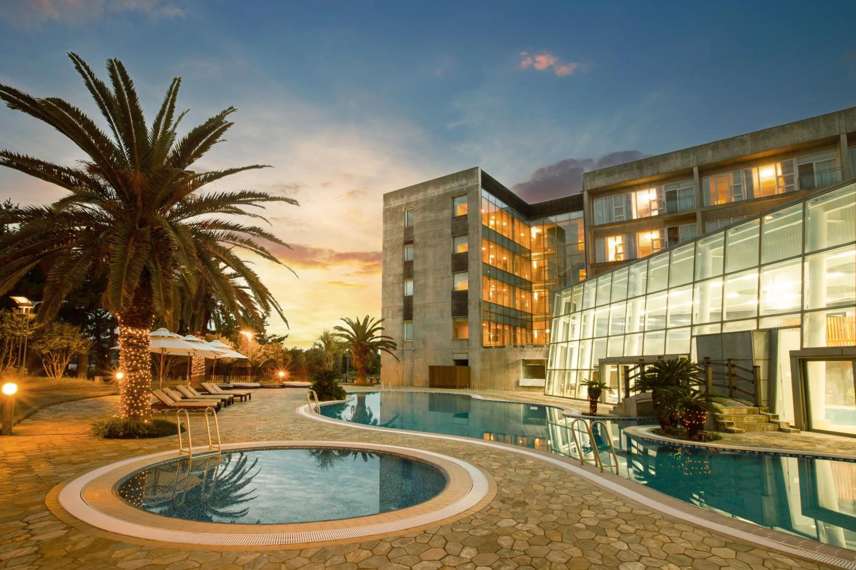 Swimming pool in Phoenix Island