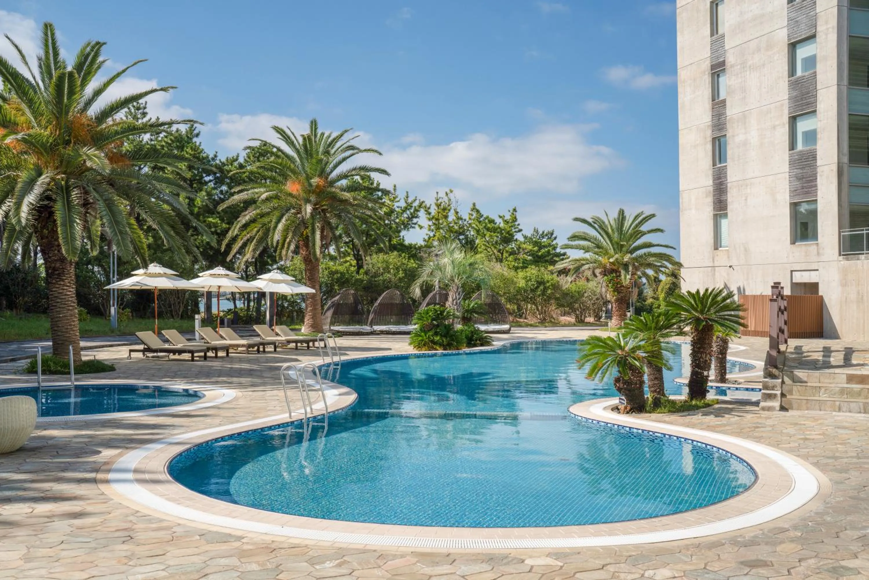 Swimming pool in Phoenix Island