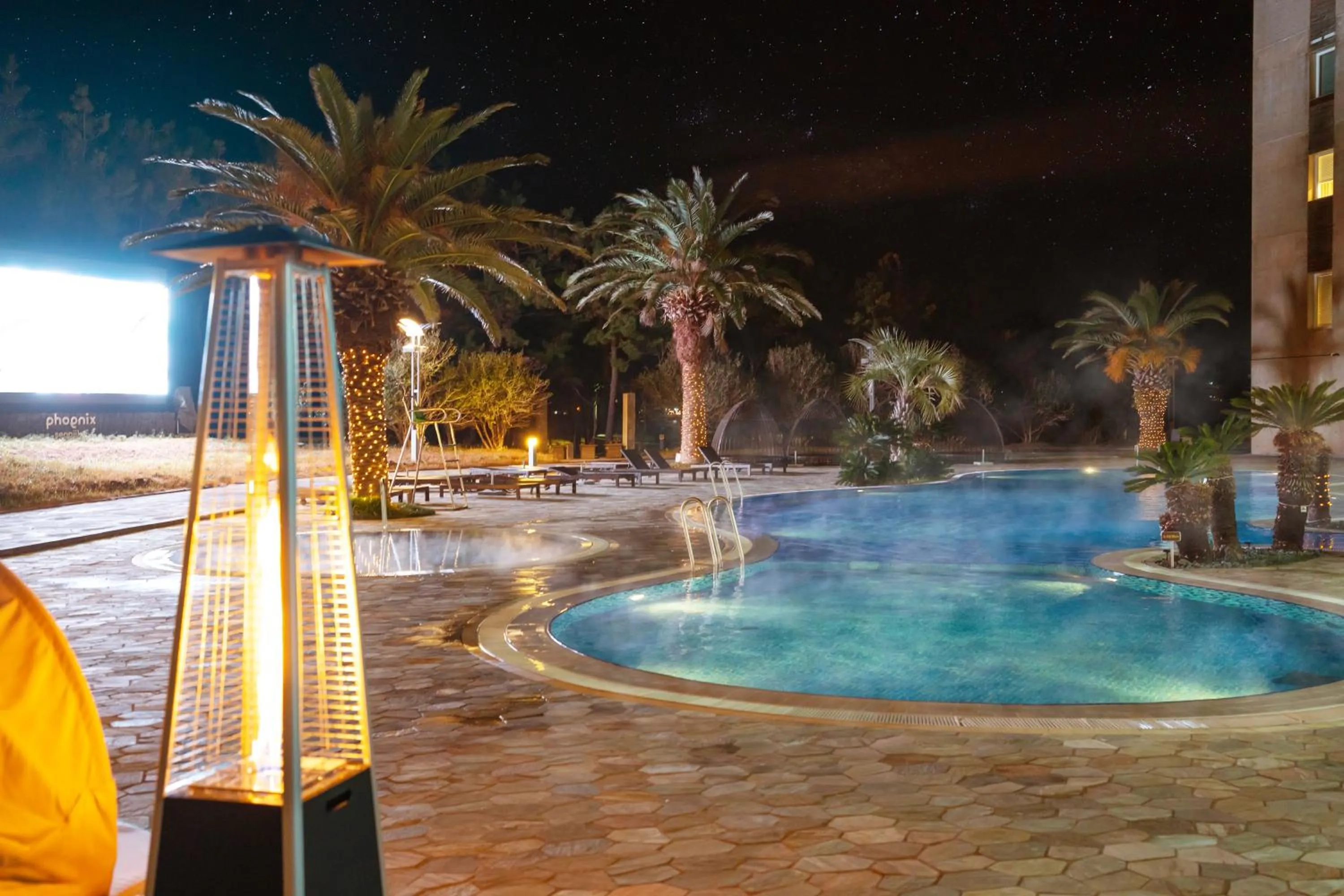 Swimming pool in Phoenix Island