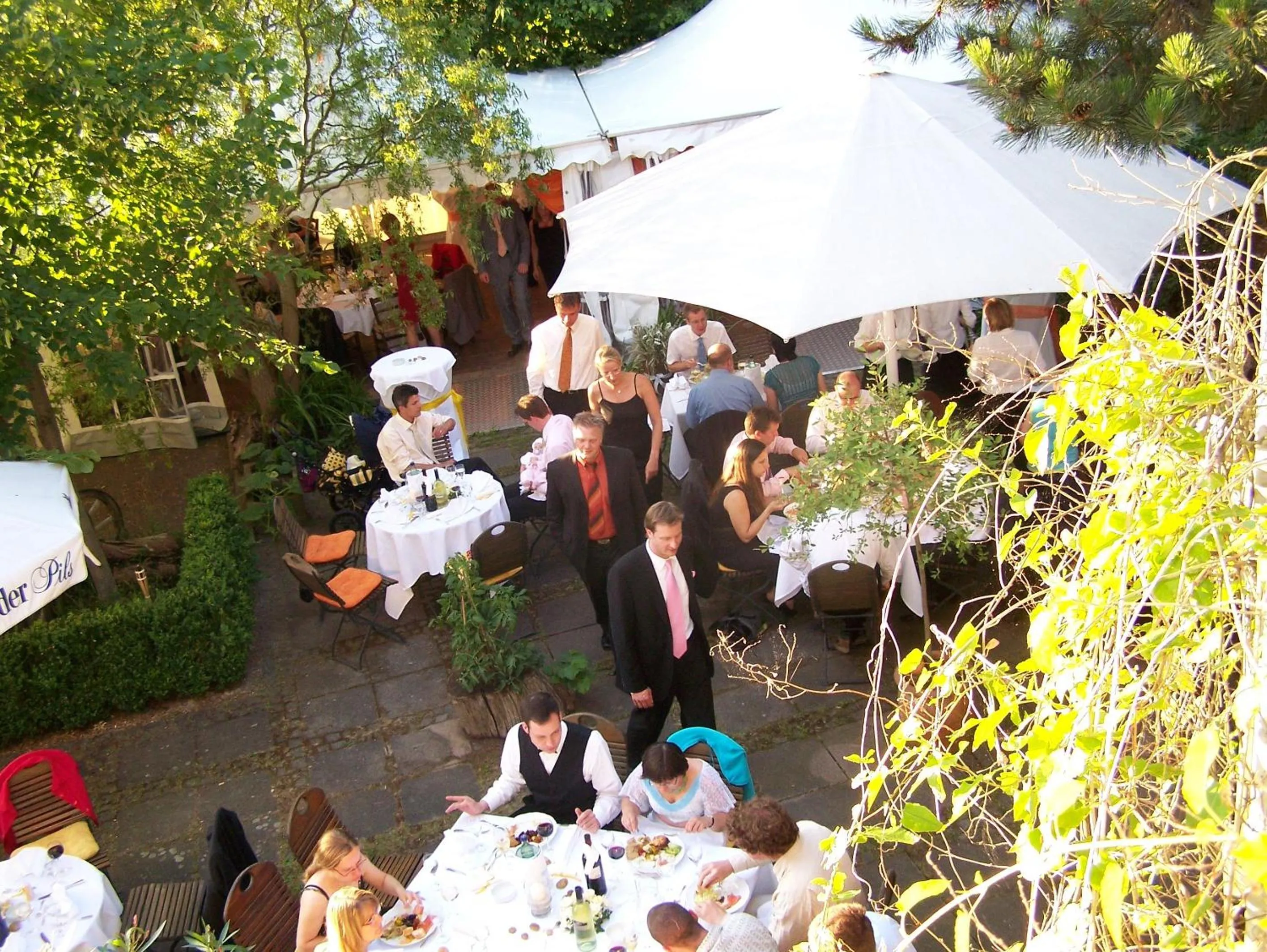 People in Hotel & Restaurant Grotehof