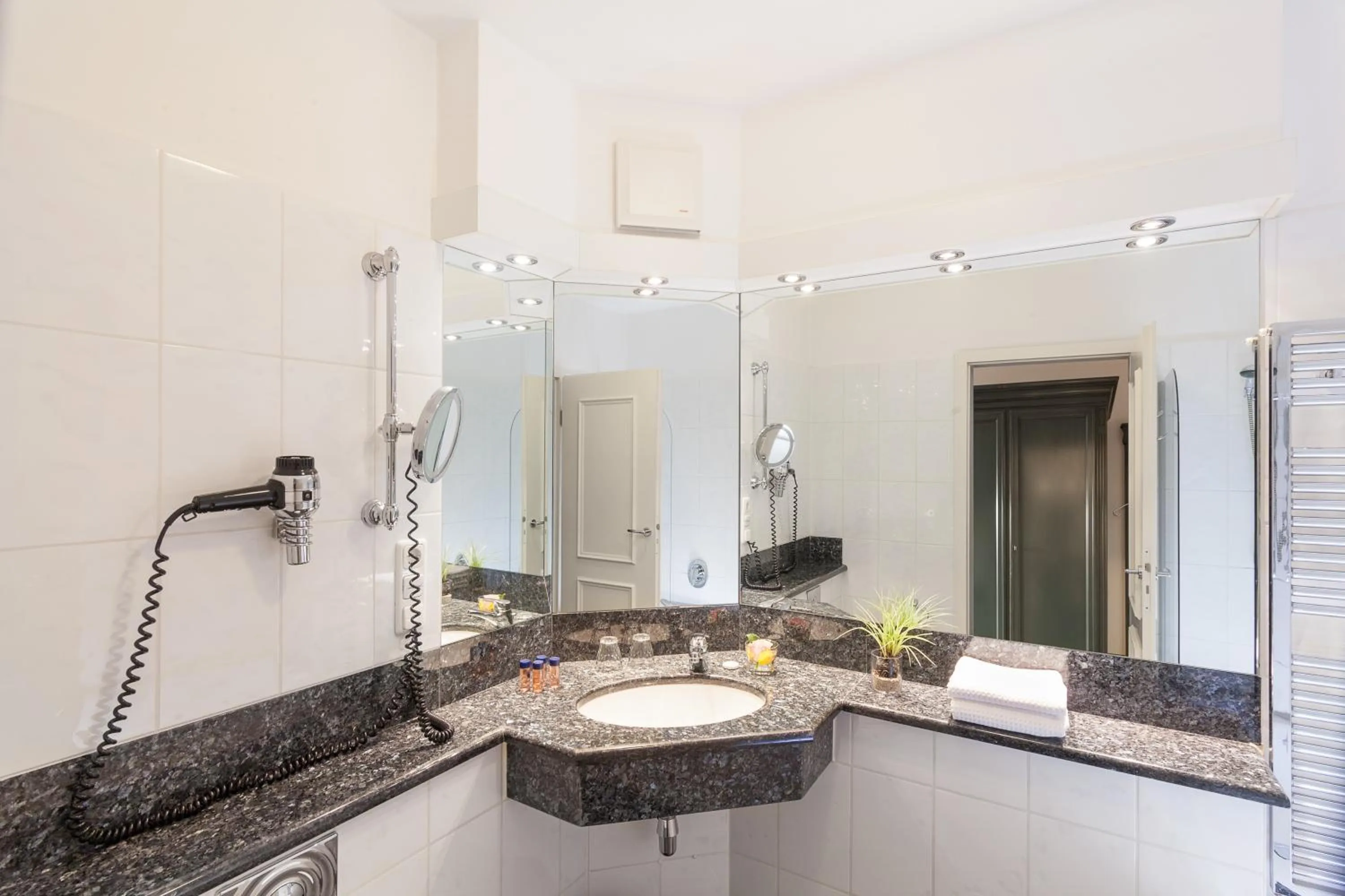 Bathroom in Hotel & Restaurant Grotehof