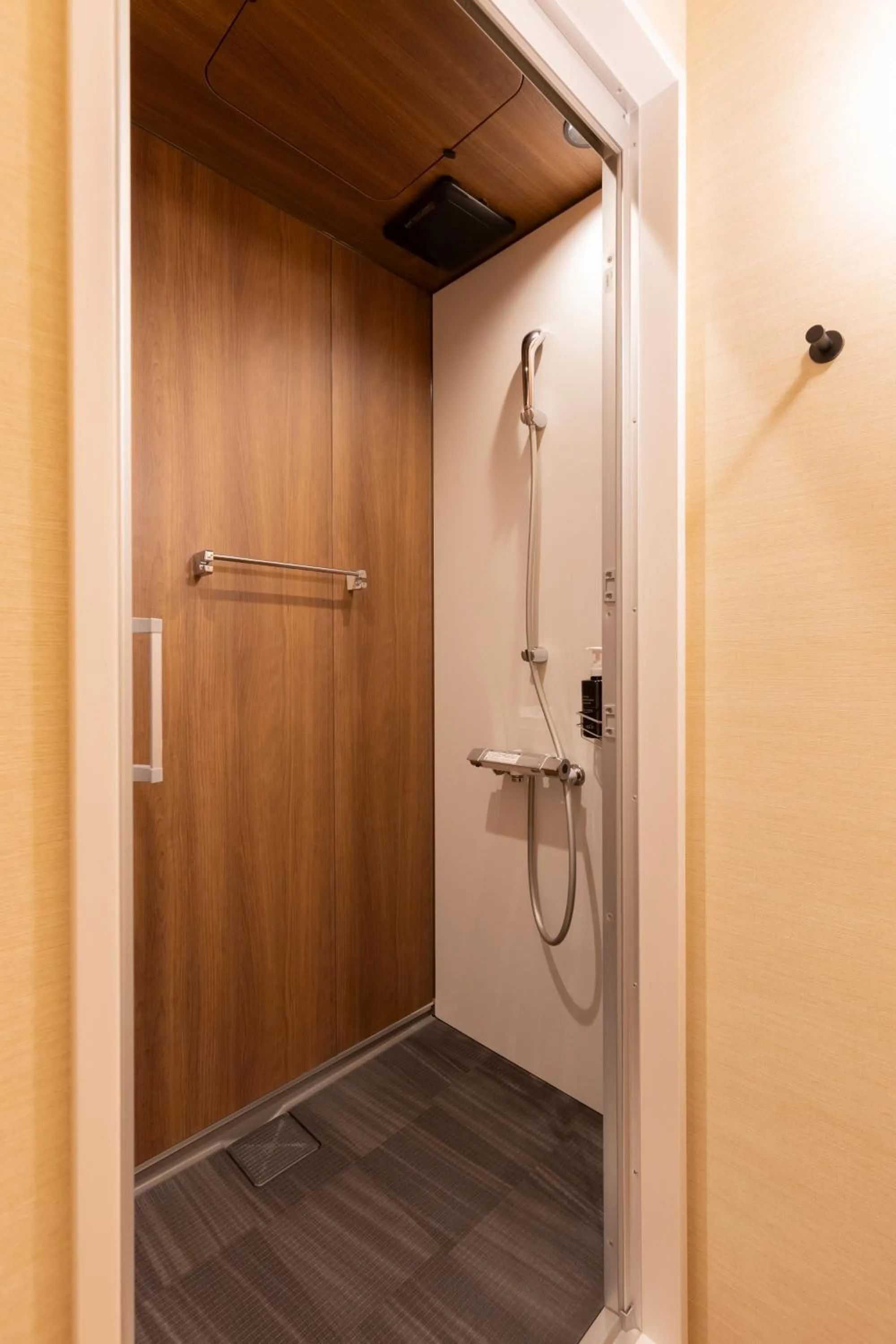 Shower in HOTEL TOMOS ASAKUSA