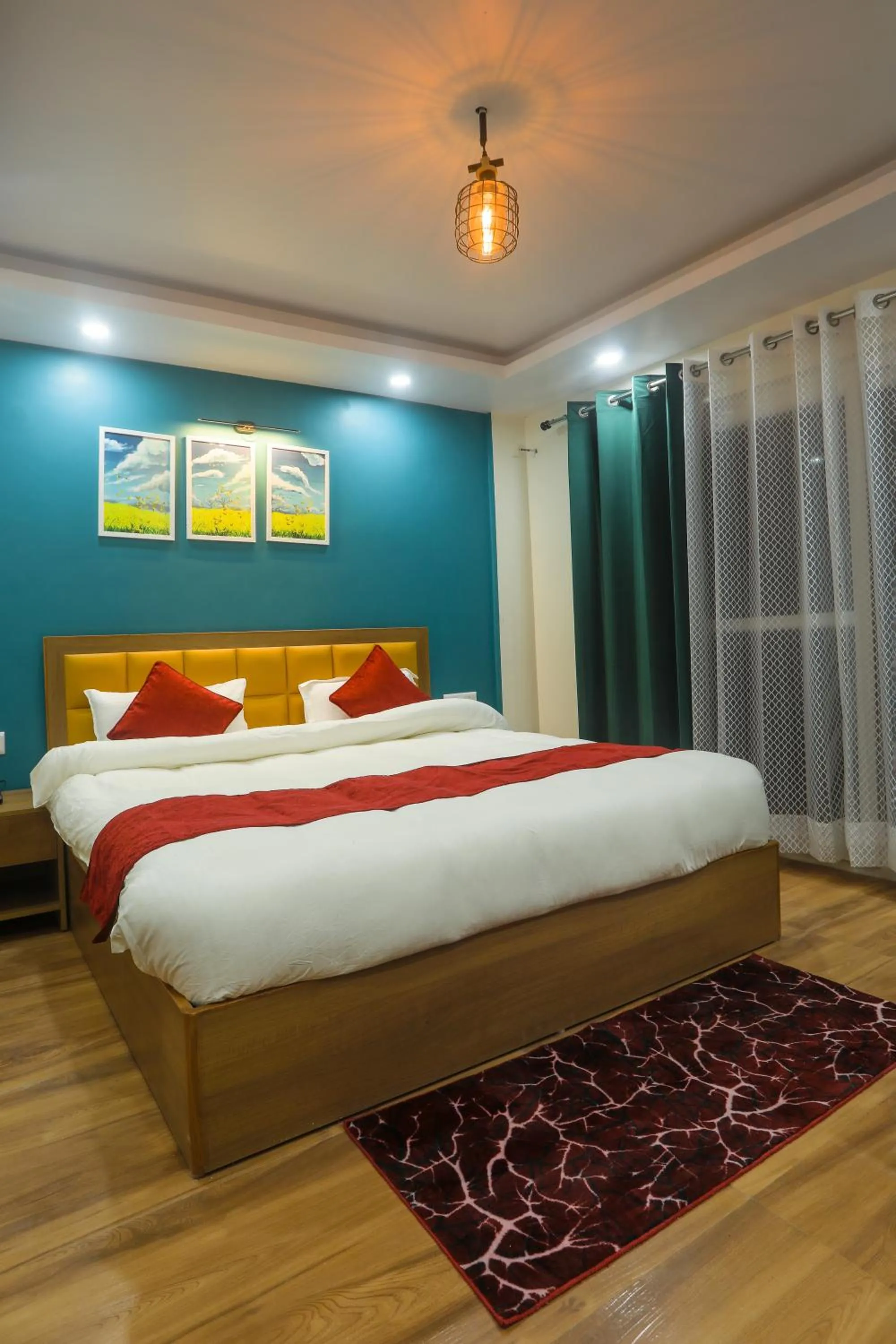 Bedroom, Bed in Mukteshwar Treat Resort