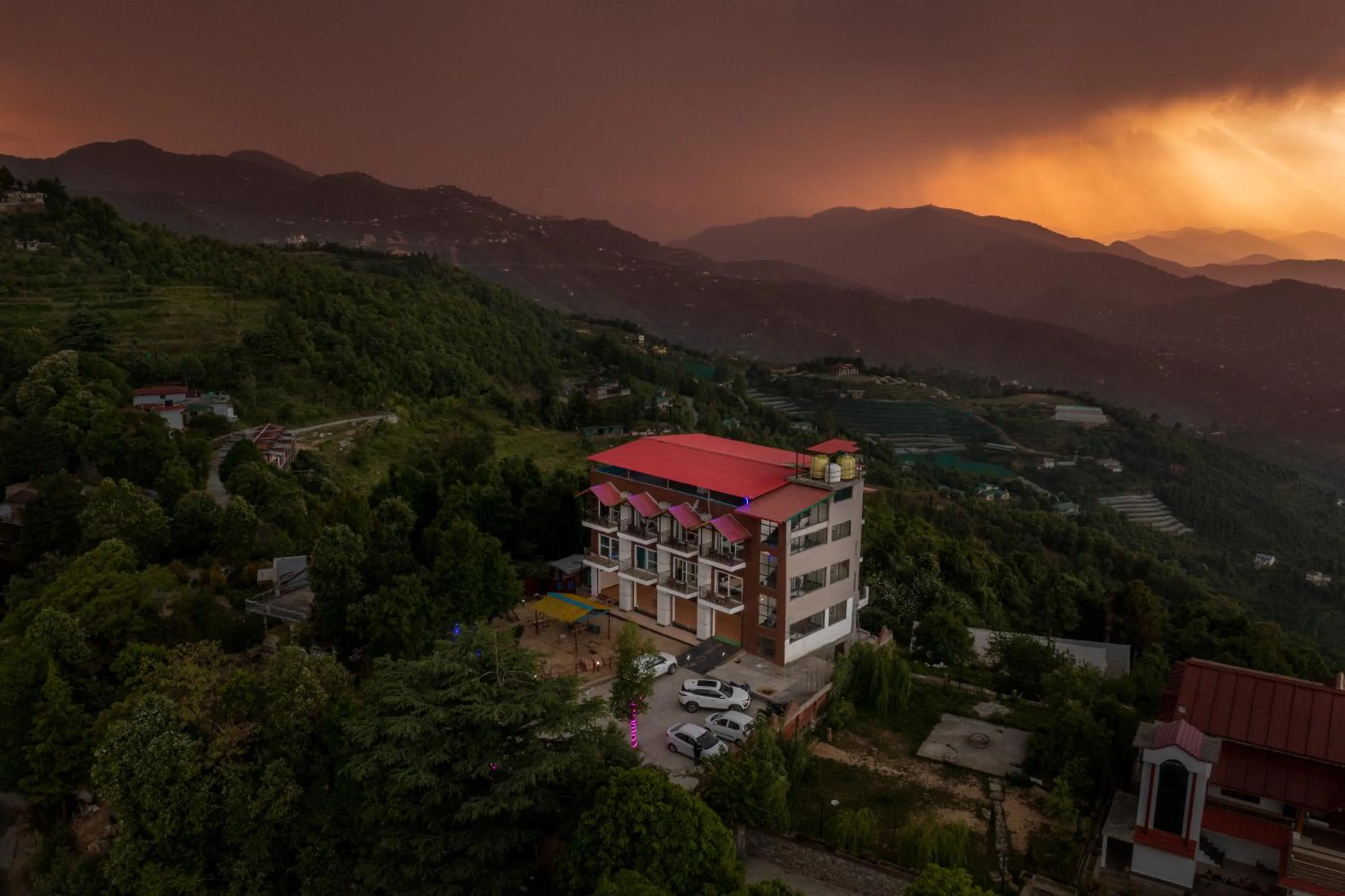 Property building in Mukteshwar Treat Resort