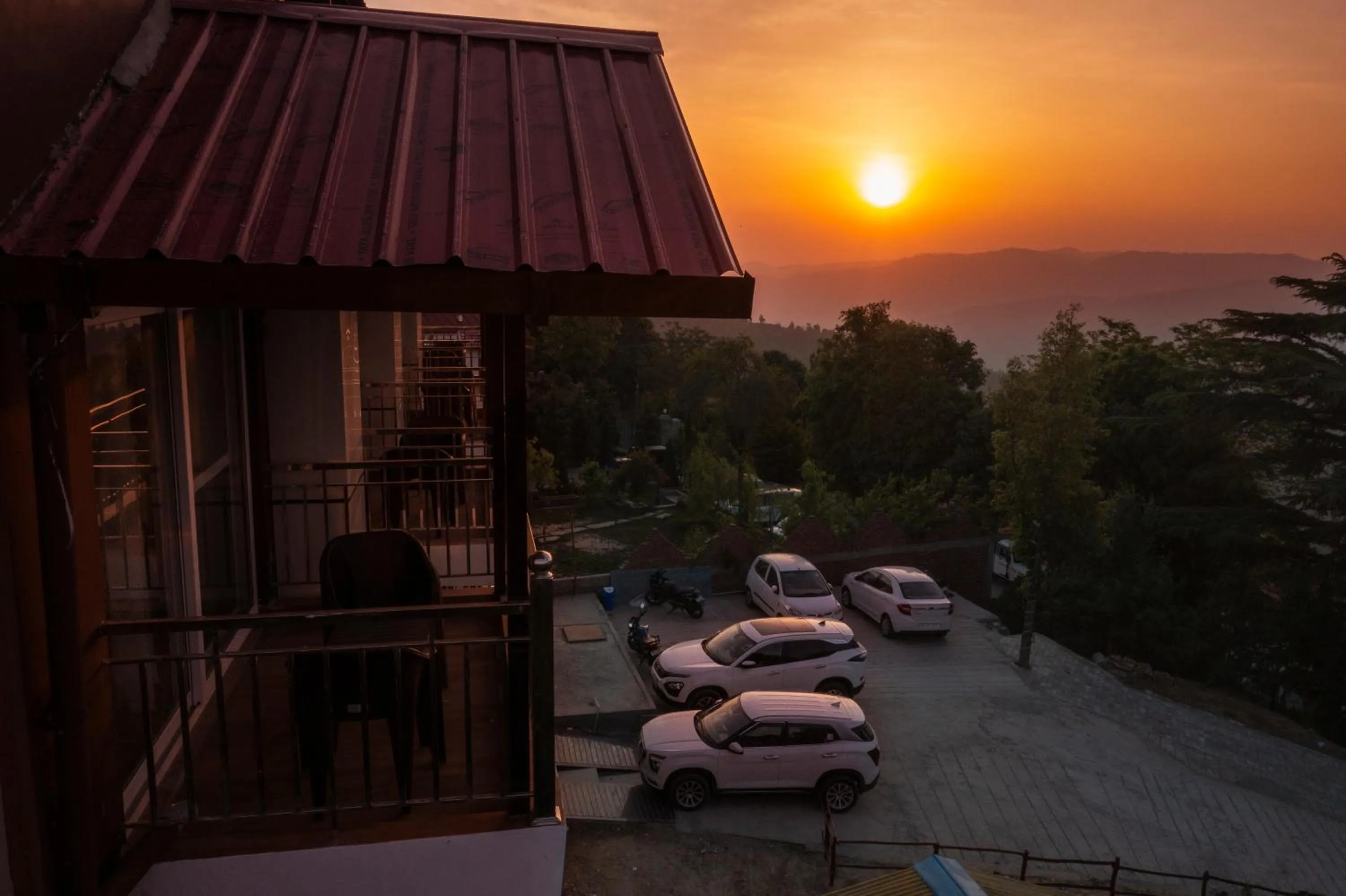 Sunset in Mukteshwar Treat Resort