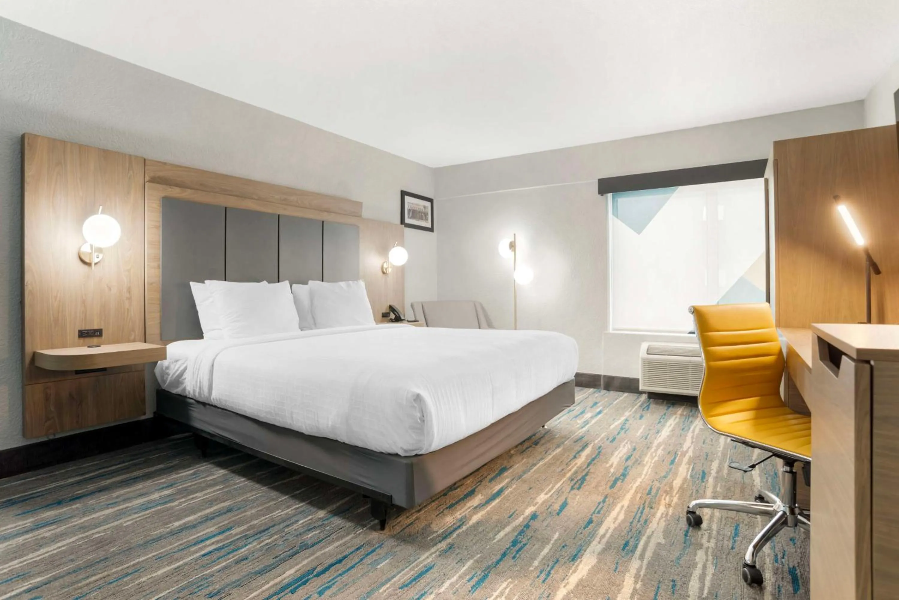 Bedroom, Bed in Best Western Plus Mobile Inn and Suites