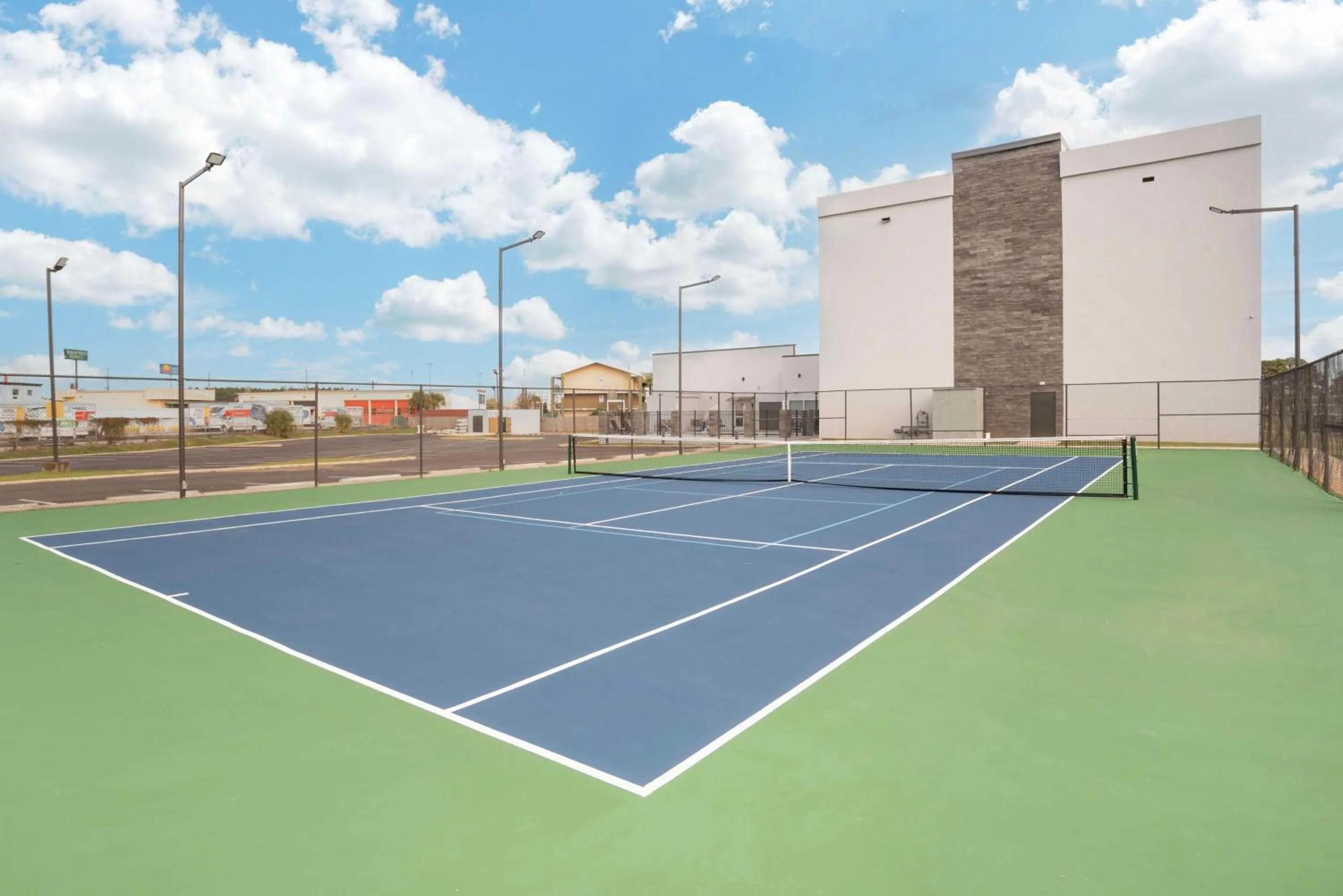 Property building in Best Western Plus Mobile Inn and Suites