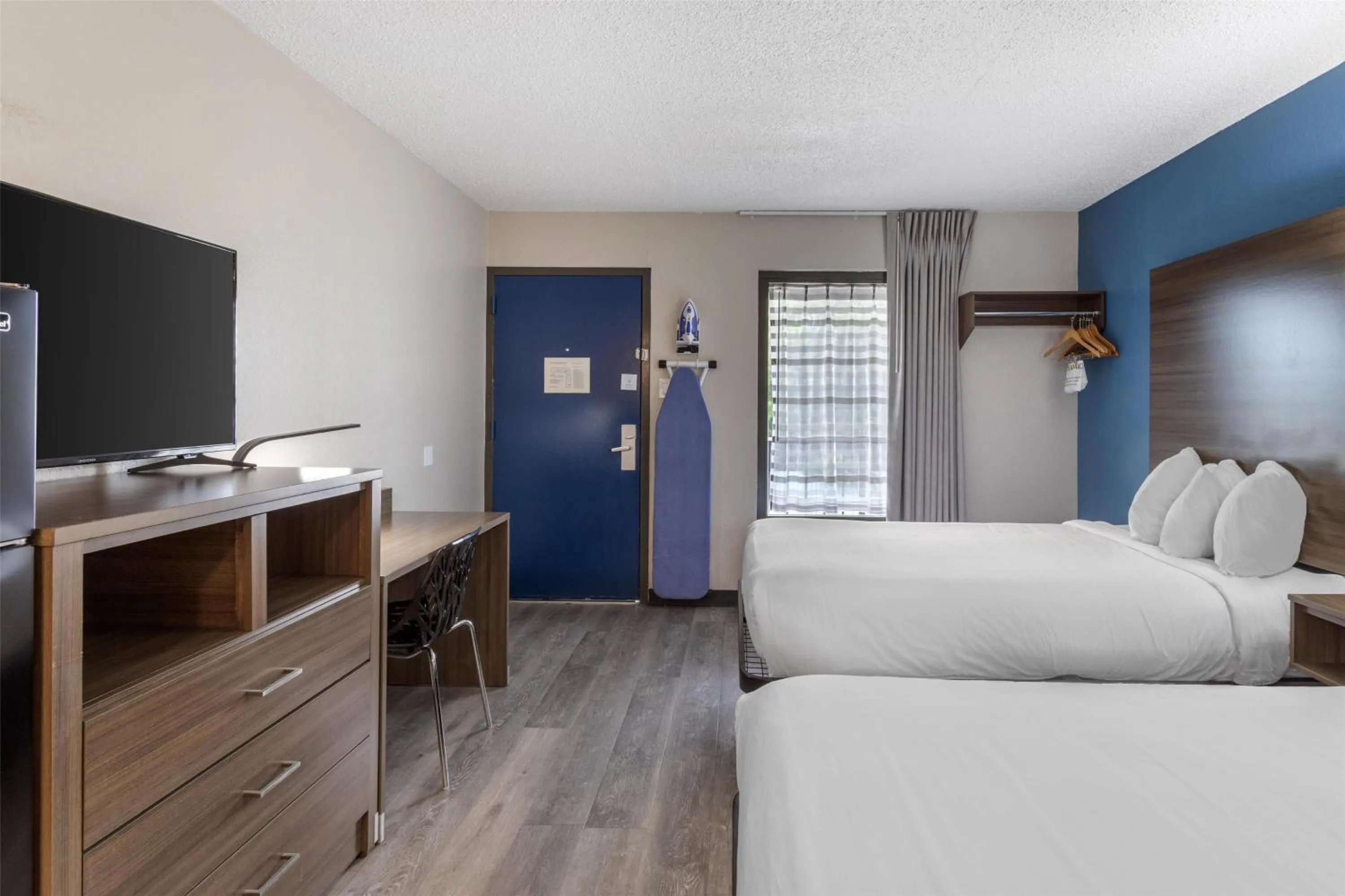 Bedroom, Bed in SureStay Studio by Best Western Victoria